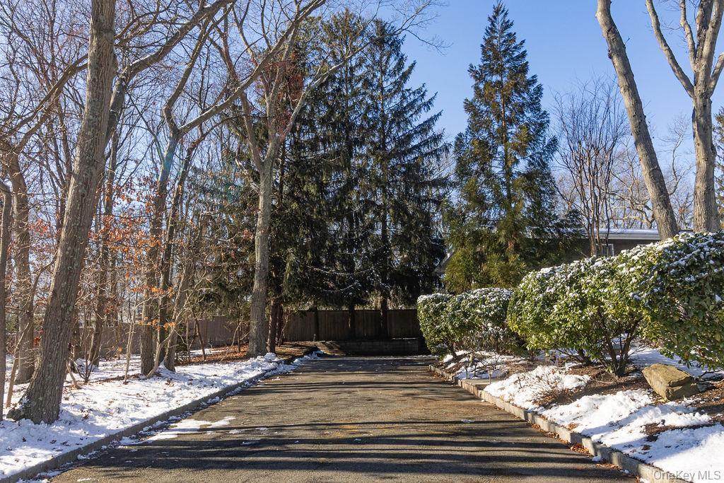 #4 photo, 14 Hills Park Lane, Smithtown , NY 11787