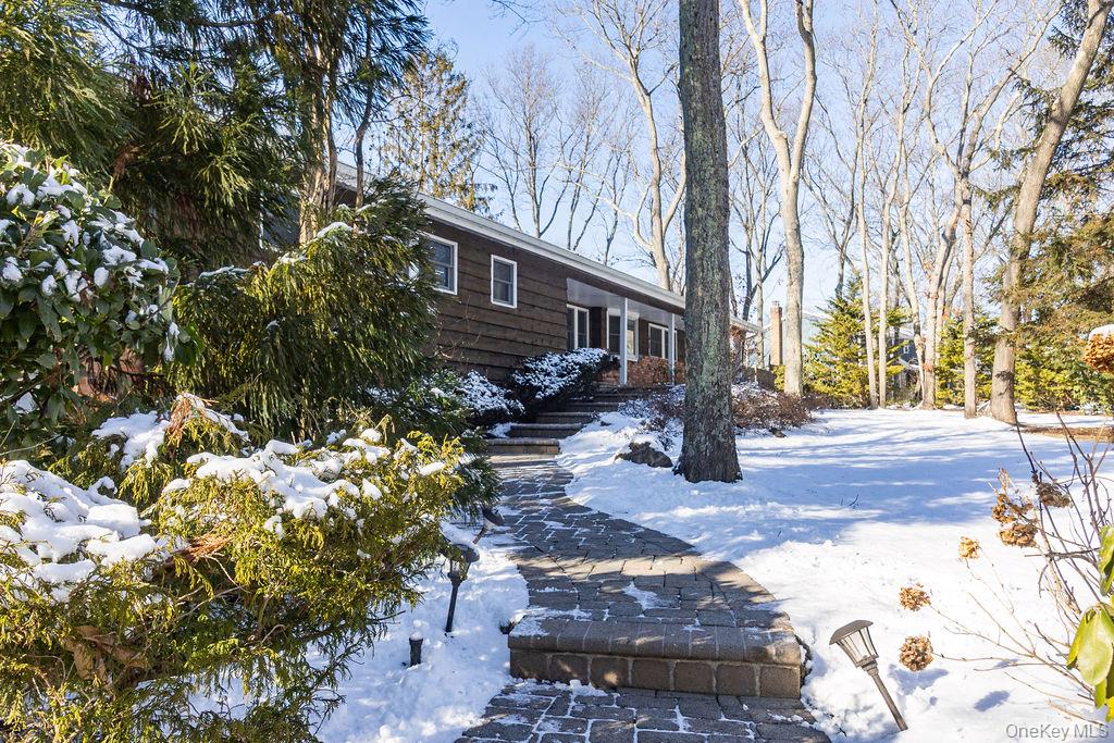 #8 photo, 14 Hills Park Lane, Smithtown , NY 11787