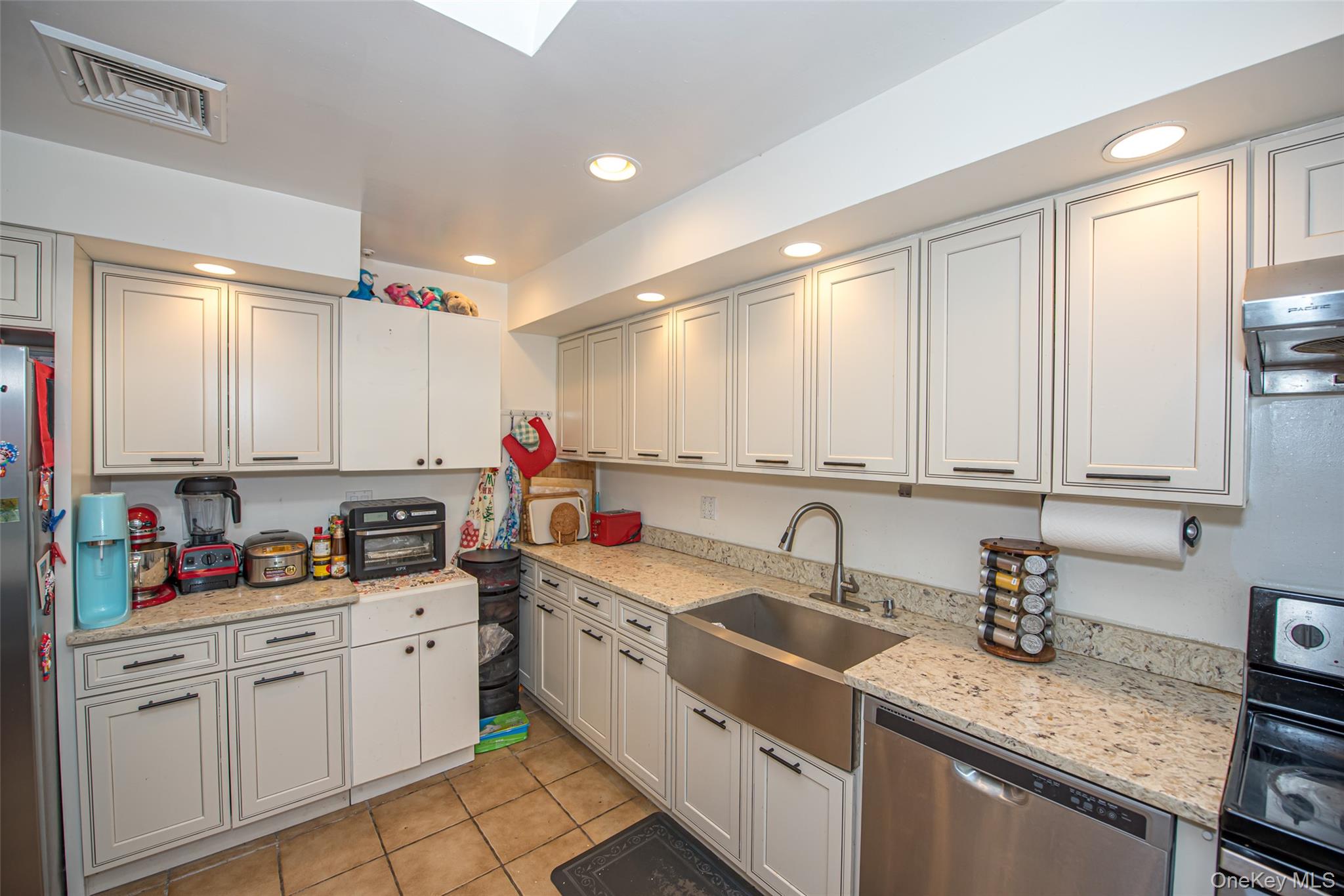 #6 photo, 36 Middle Lane, Jericho , NY 11753