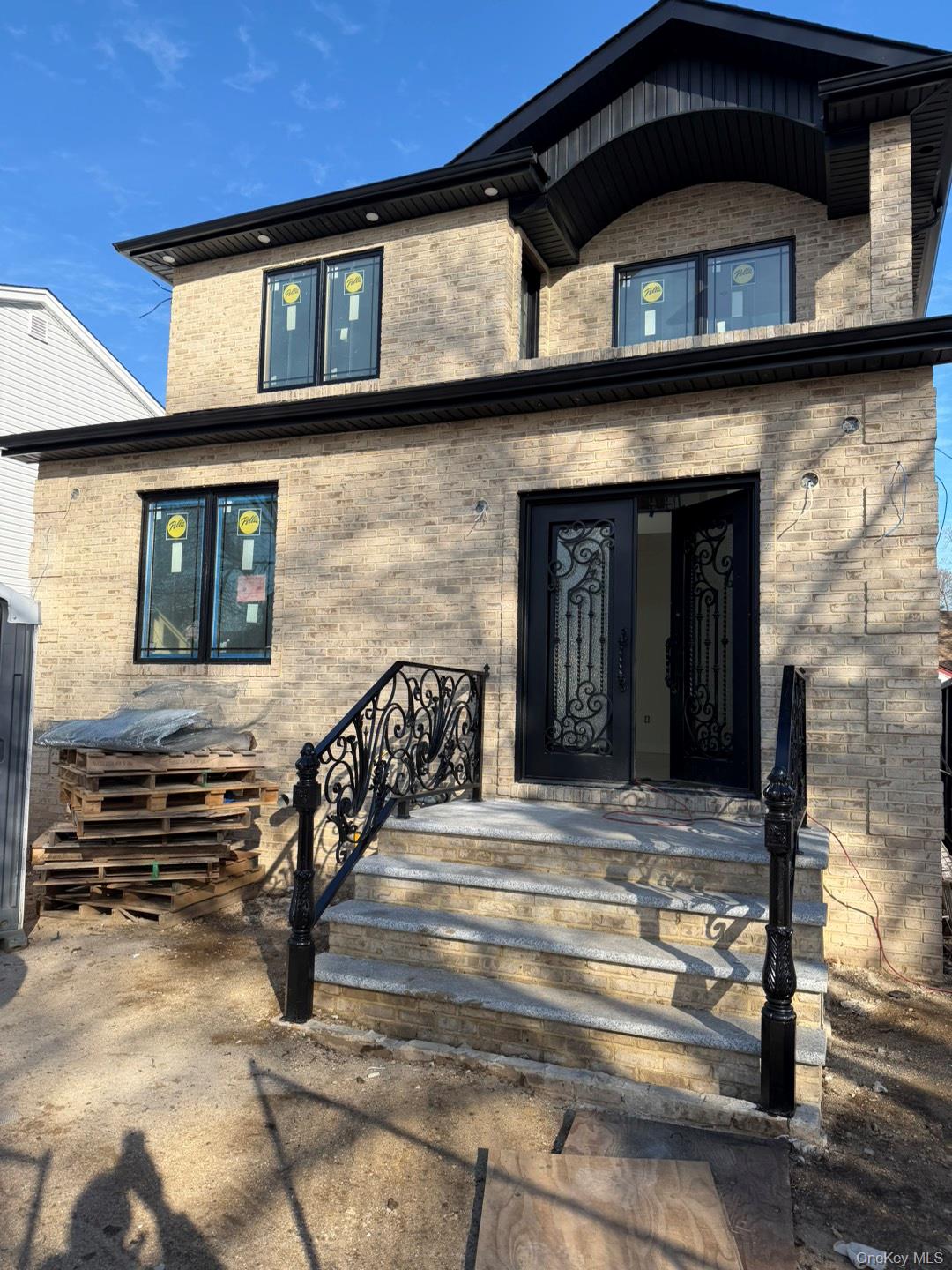 #1 photo, 918 N 6th Street, North New Hyde Park , NY 11040