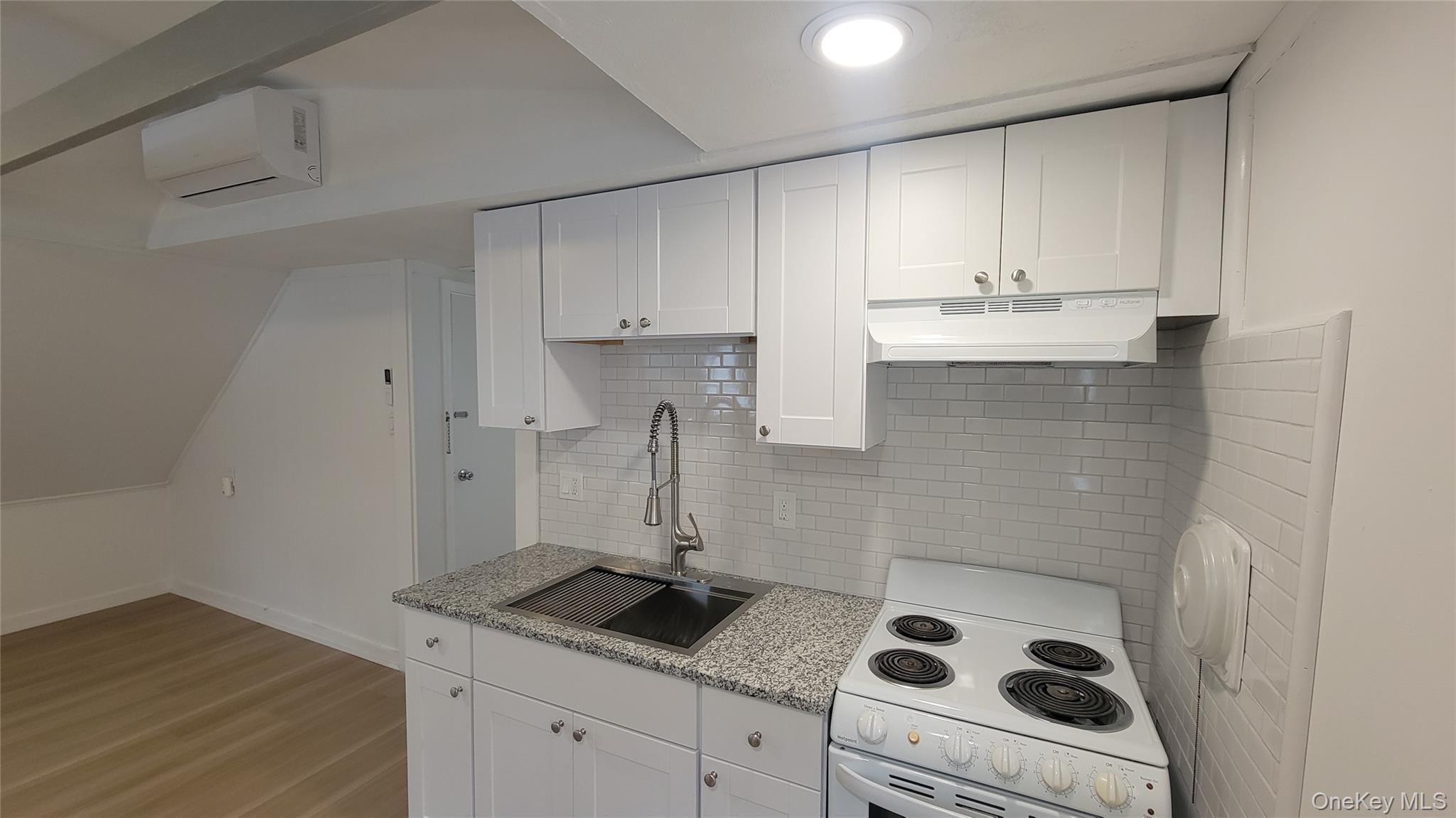 #5 photo, 50 Deepdale Drive, South Huntington , NY 11746