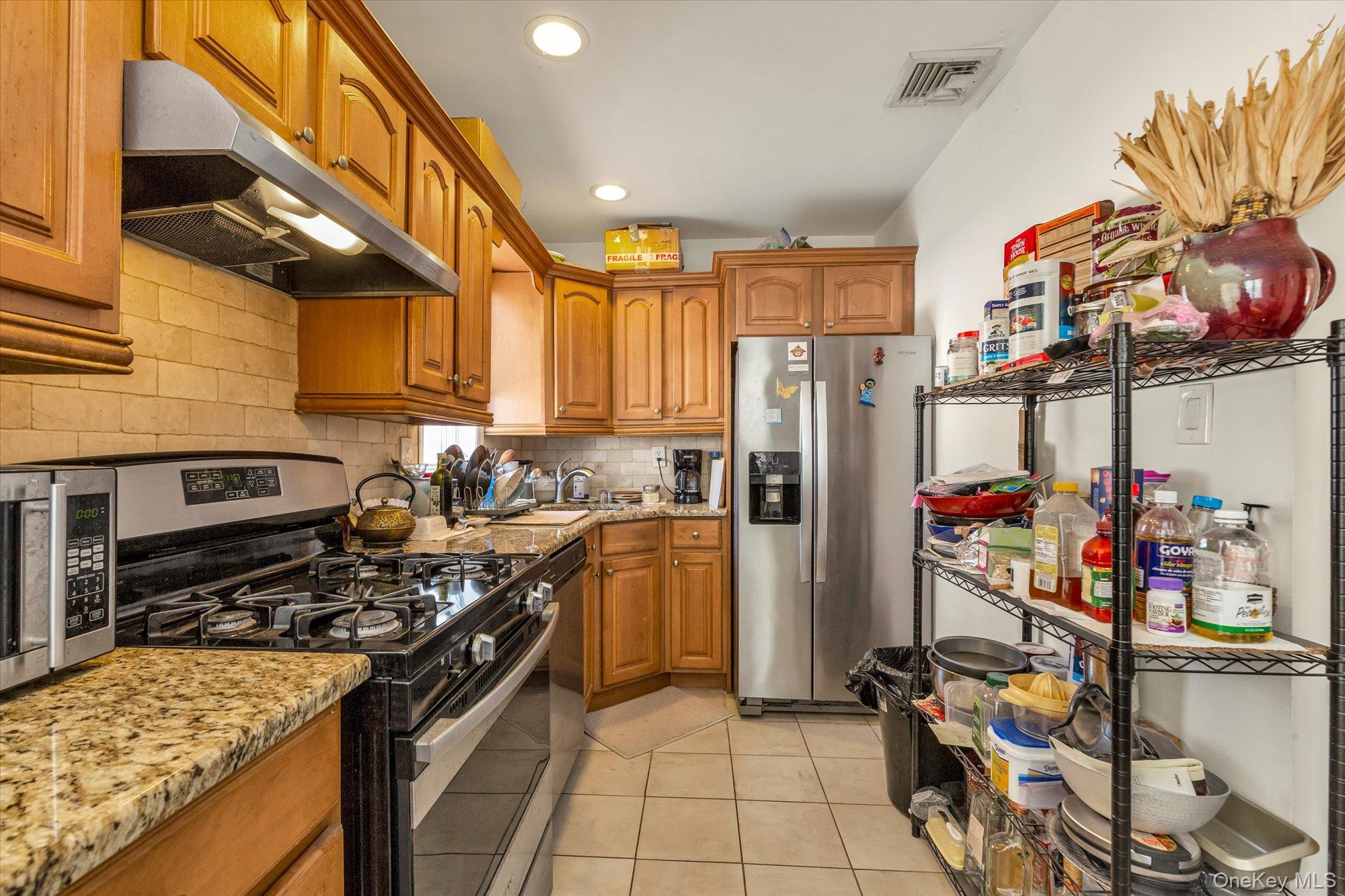 #8 photo, 88 Spruce Lane, ناسو Valley Stream , NY 11581