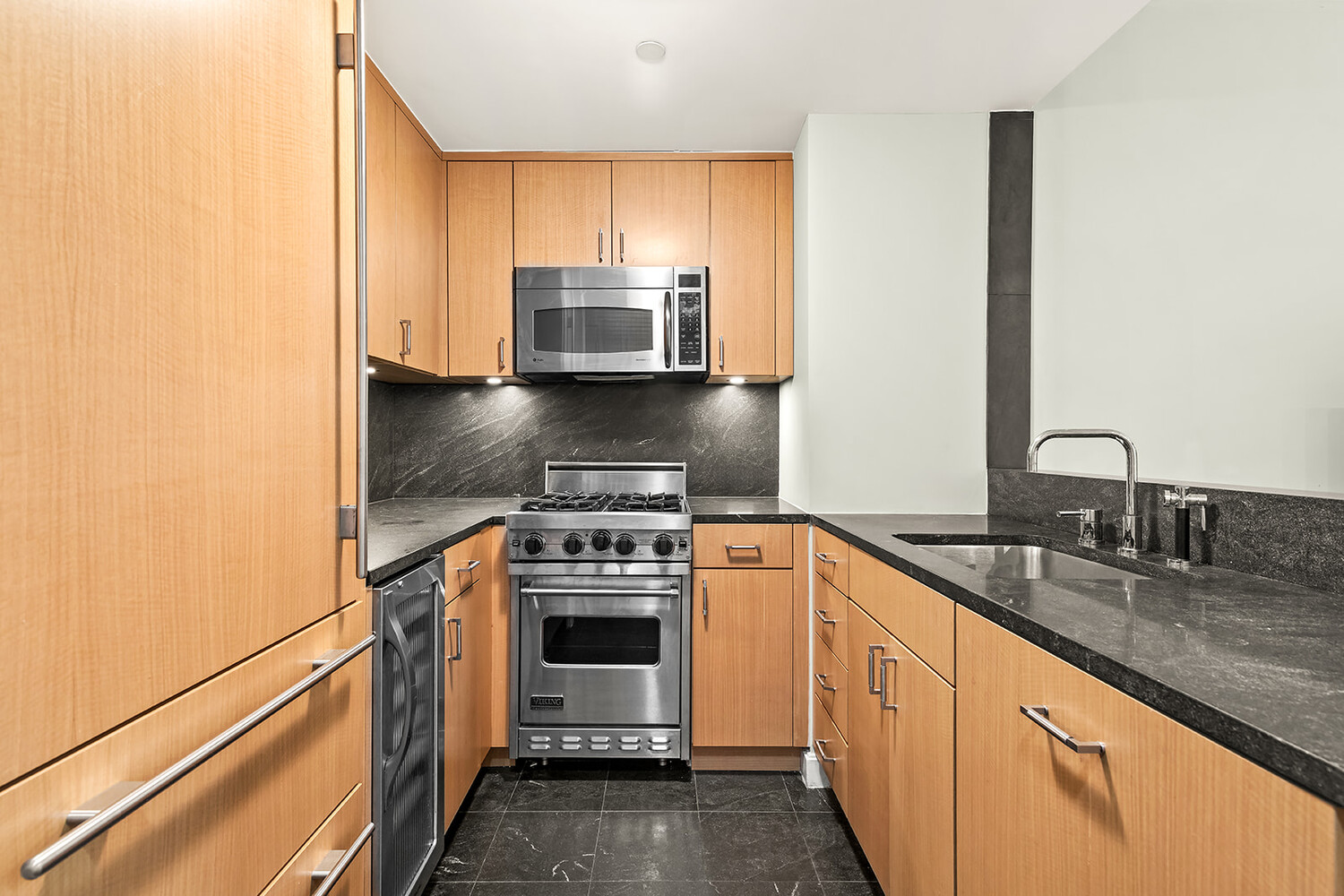 #6 photo, 100 W 58TH Street, मैनहटन Central Park South , NY 10019