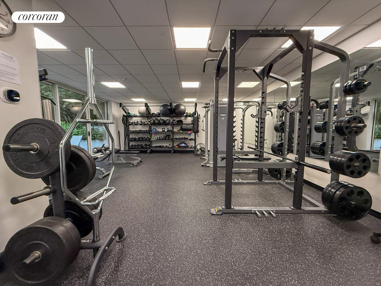 #13 photo, 462 W 58TH Street, मैनहटन Hell's Kitchen , NY 10019