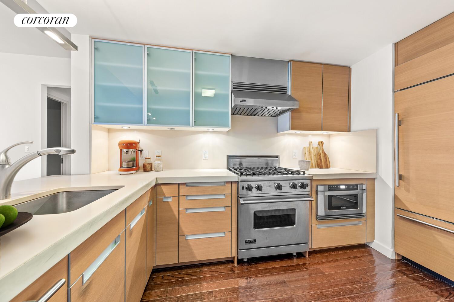 #5 photo, 462 W 58TH Street, मैनहटन Hell's Kitchen , NY 10019