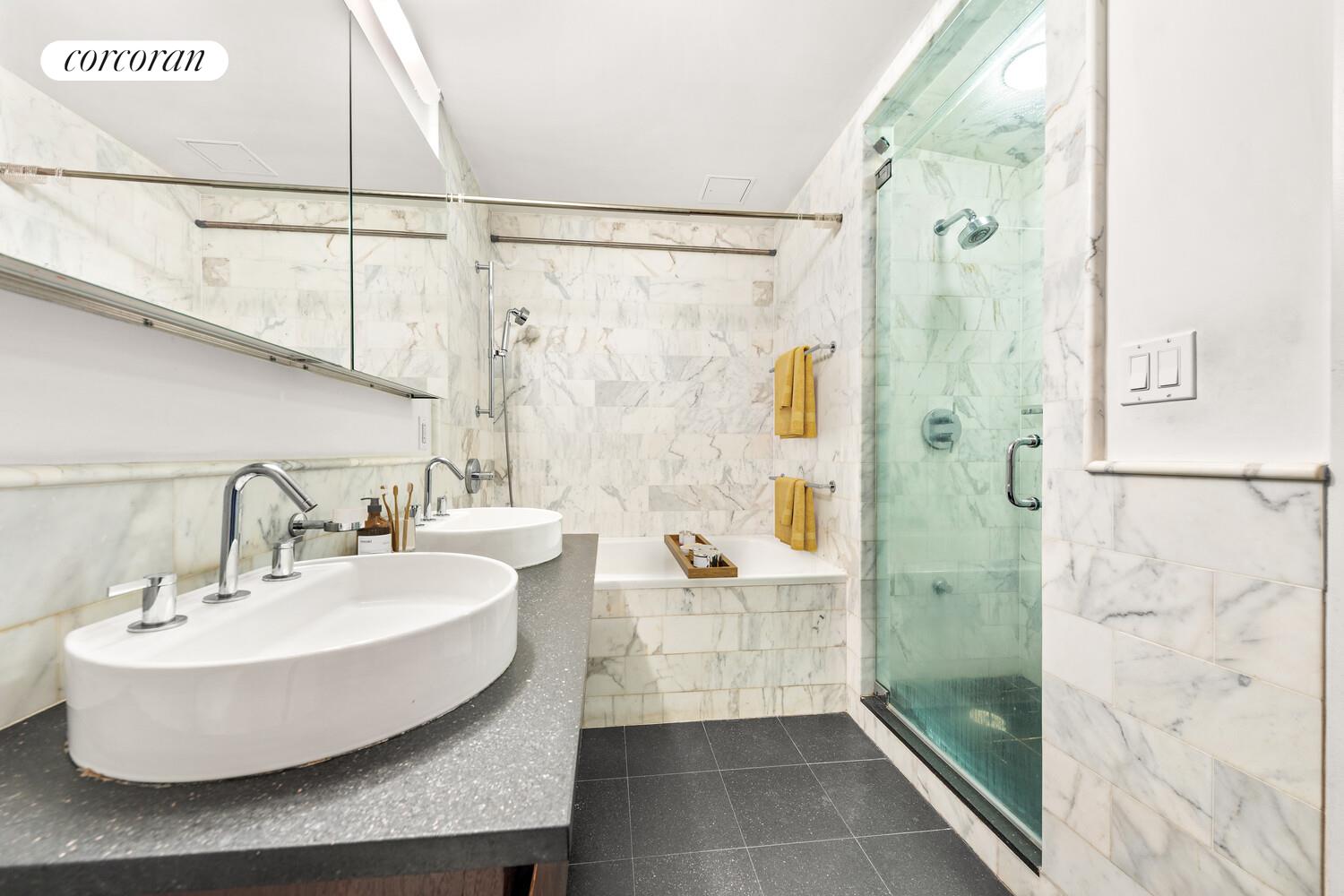 #8 photo, 462 W 58TH Street, मैनहटन Hell's Kitchen , NY 10019