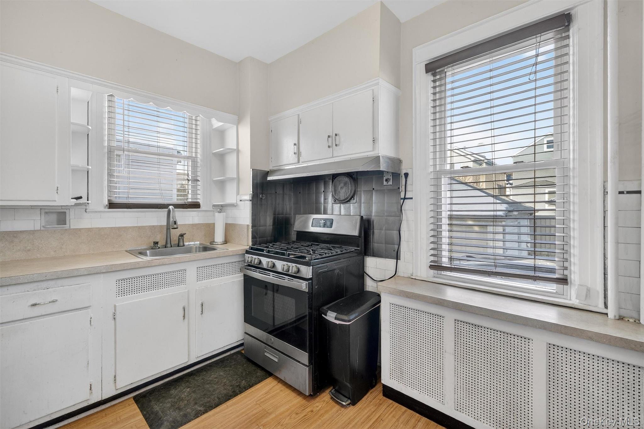 #20 photo, 1850 Hone Avenue, Bronx , NY 10461