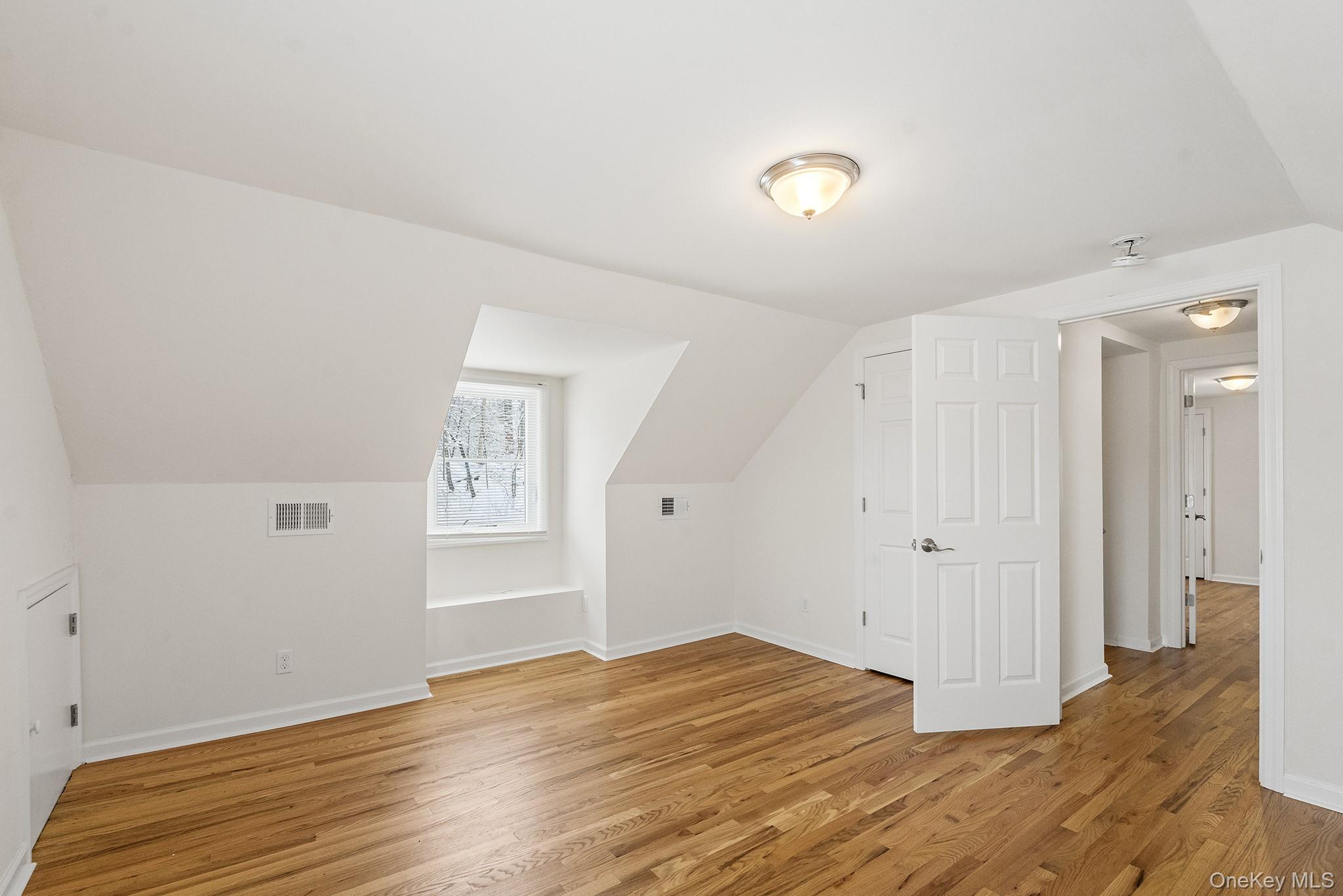 #17 photo, 3483 Overlook Avenue, Yorktown Heights , NY 10598