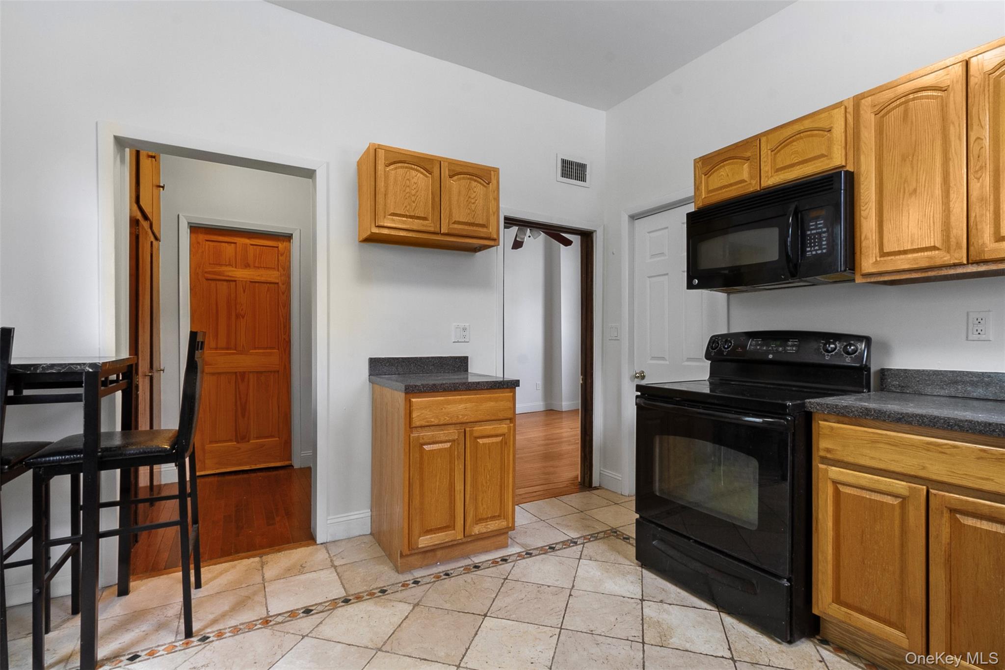 #5 photo, 219 S Sixth Avenue, Mount Vernon , NY 10550