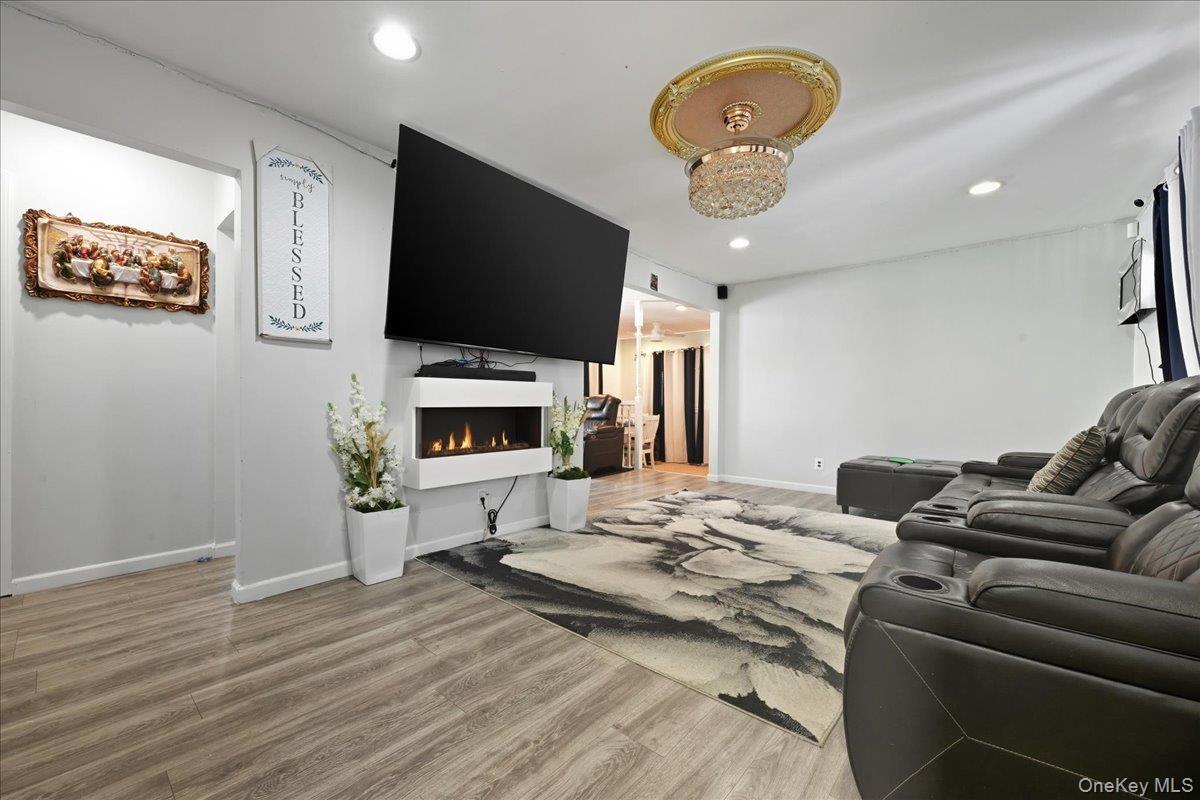 #4 photo, 5 Plum Tree Lane, Commack , NY 11725