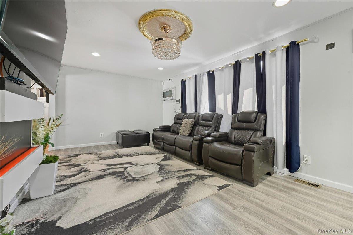 #5 photo, 5 Plum Tree Lane, Commack , NY 11725