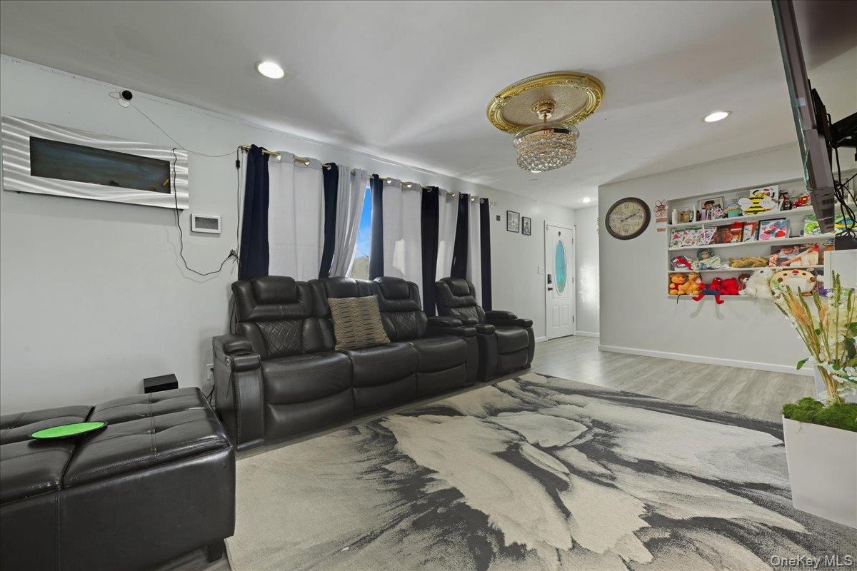 #6 photo, 5 Plum Tree Lane, Commack , NY 11725