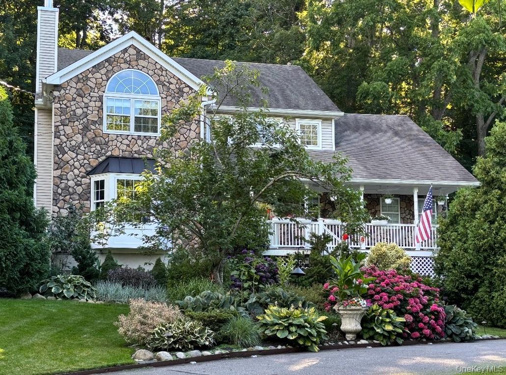 #1 photo, 6 Sandy Hollow Road, Centerport , NY 11721