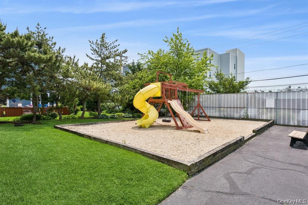 #10 photo, 100 Baker Court, Island Park , NY 11558