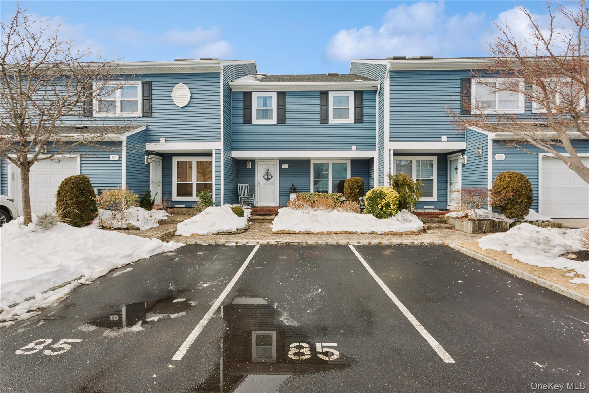 #12 photo, 100 Baker Court, Island Park , NY 11558