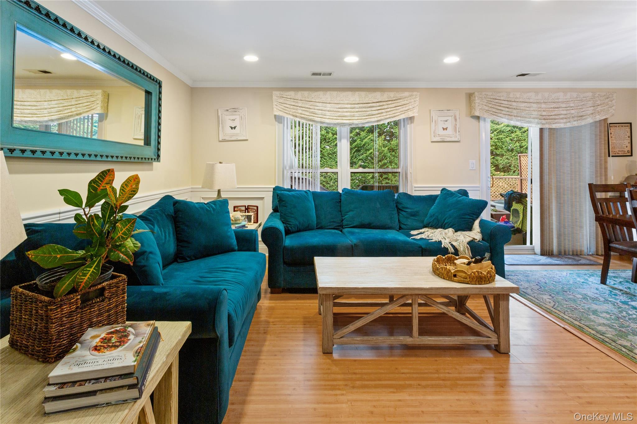 #15 photo, 100 Baker Court, Island Park , NY 11558