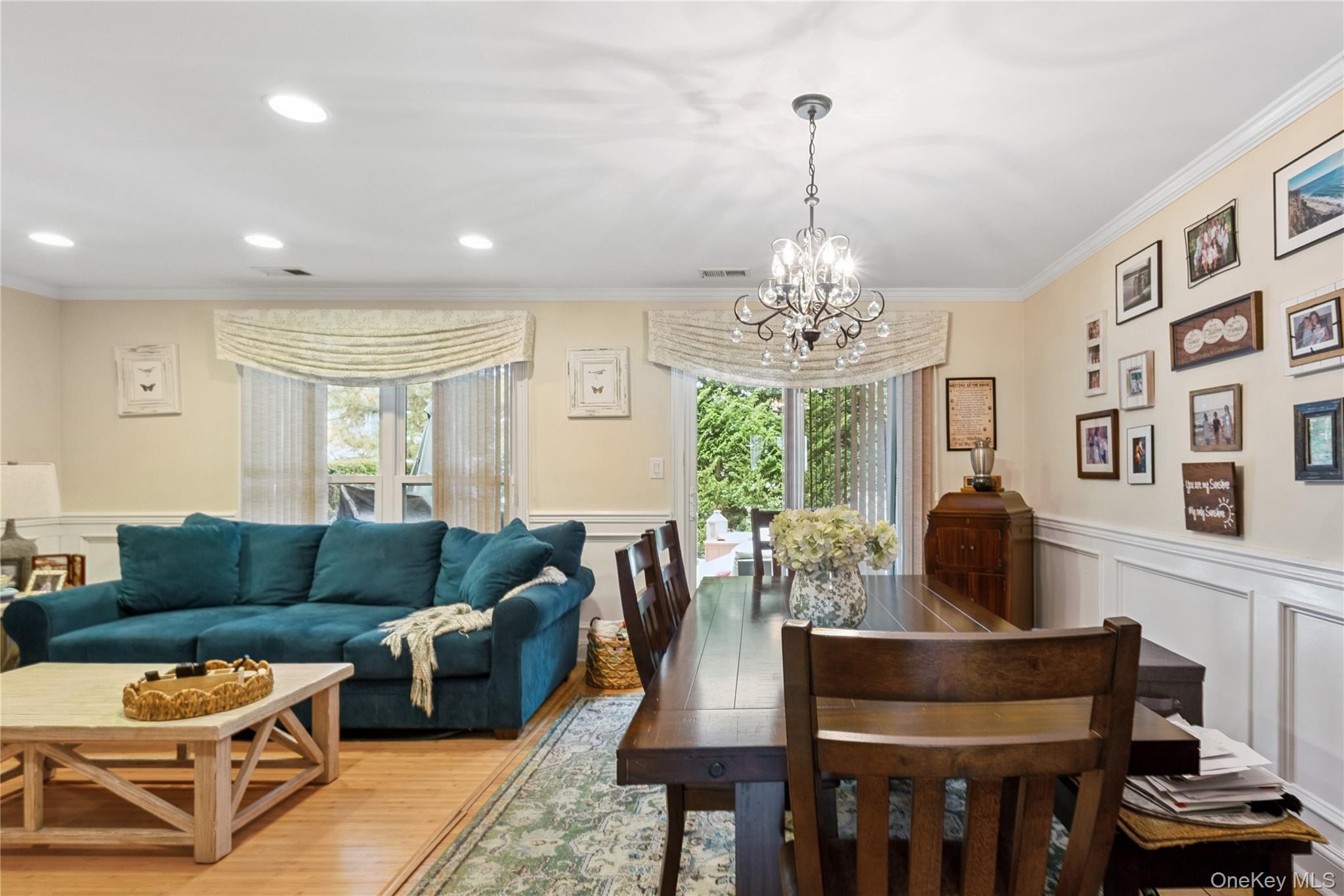 #19 photo, 100 Baker Court, Island Park , NY 11558