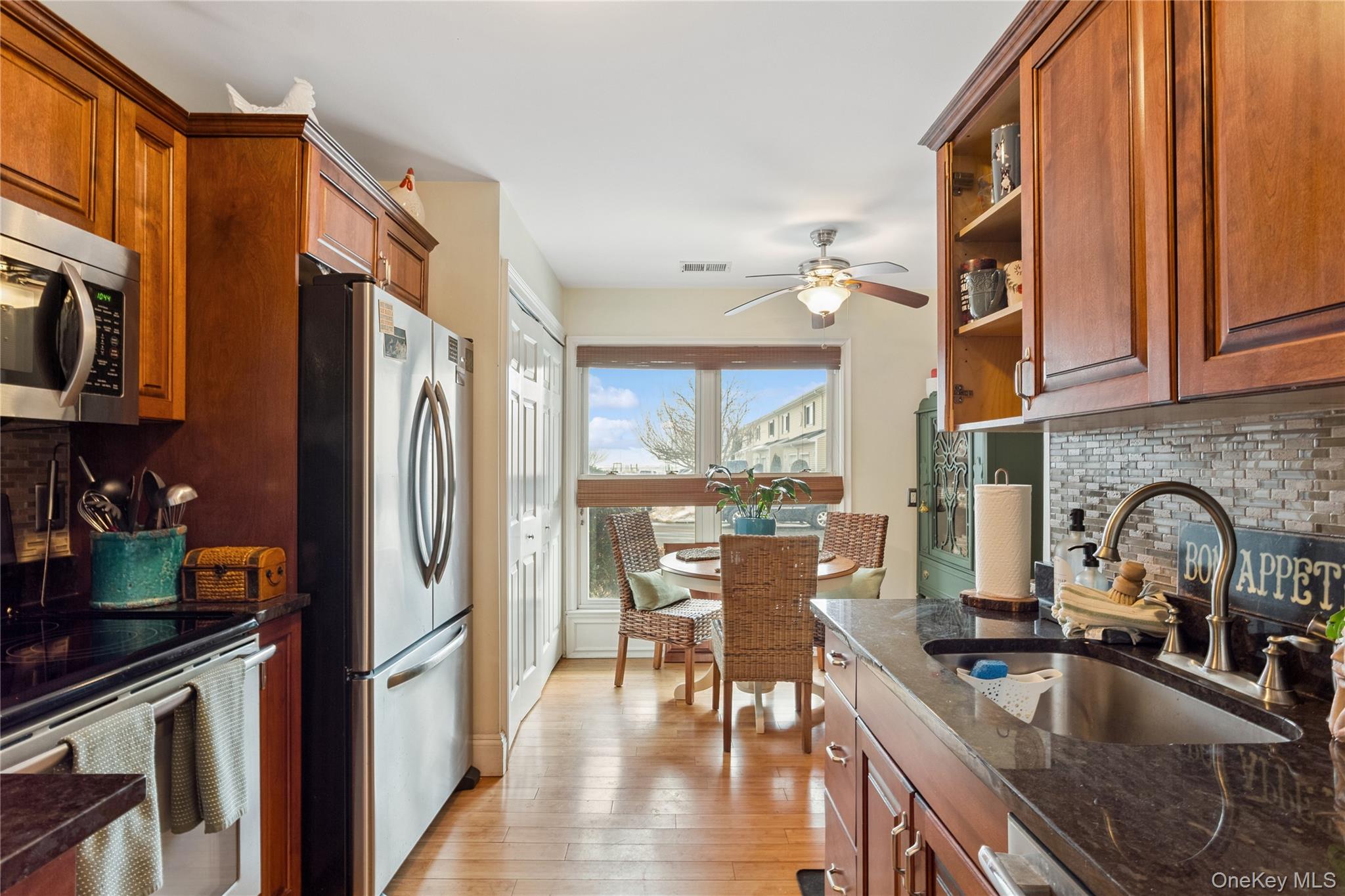 #20 photo, 100 Baker Court, Island Park , NY 11558