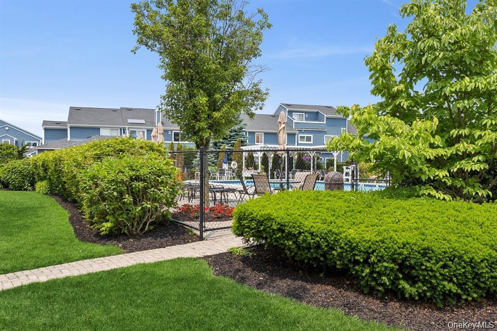 #7 photo, 100 Baker Court, Island Park , NY 11558