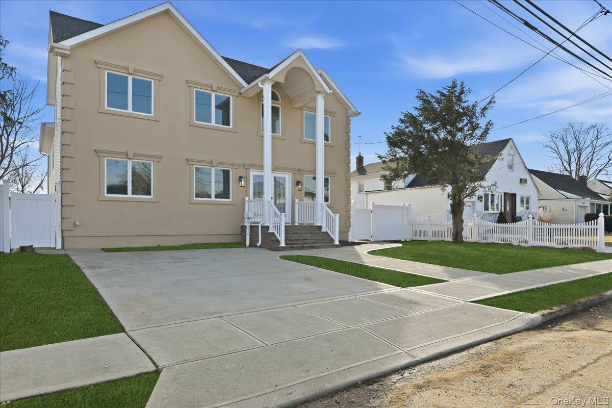 #1 photo, 1050 Hastings Street, Baldwin , NY 11510