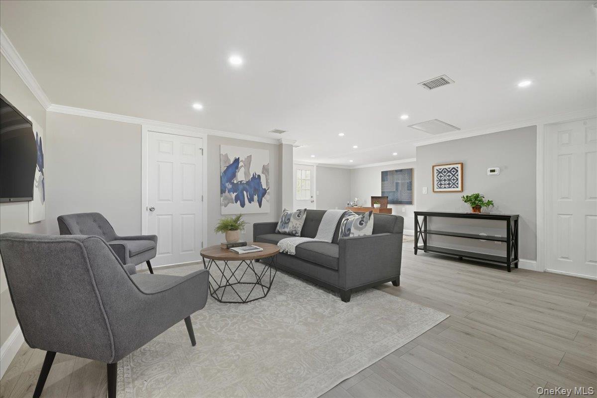 #15 photo, 1050 Hastings Street, Baldwin , NY 11510