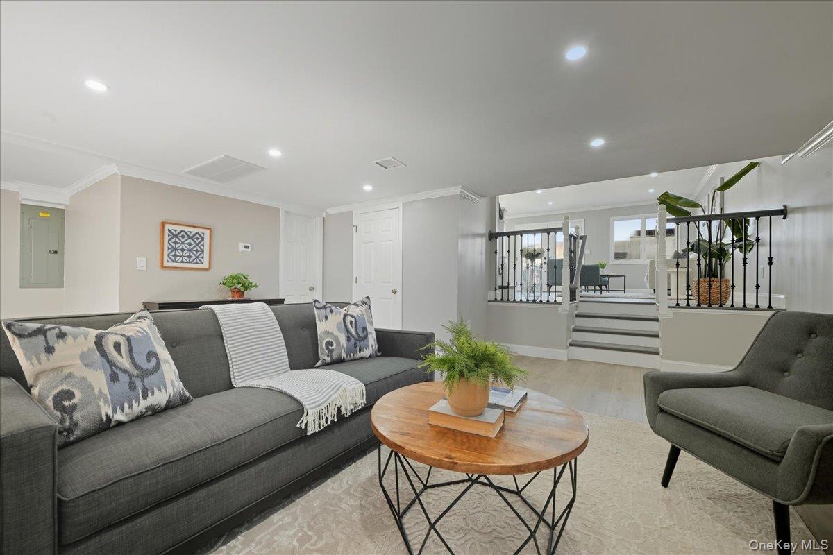 #16 photo, 1050 Hastings Street, Baldwin , NY 11510