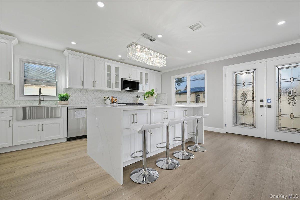 #8 photo, 1050 Hastings Street, Baldwin , NY 11510