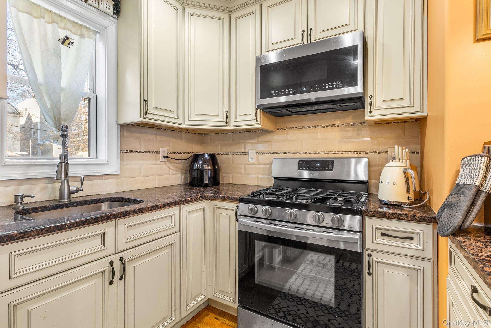 #9 photo, 11748 140th Street, Jamaica , NY 11436