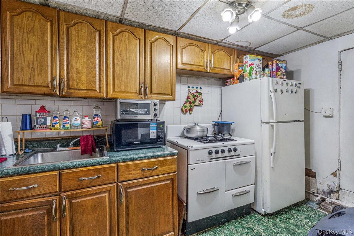 #20 photo, 333 East 26 Street, Brooklyn , NY 11226