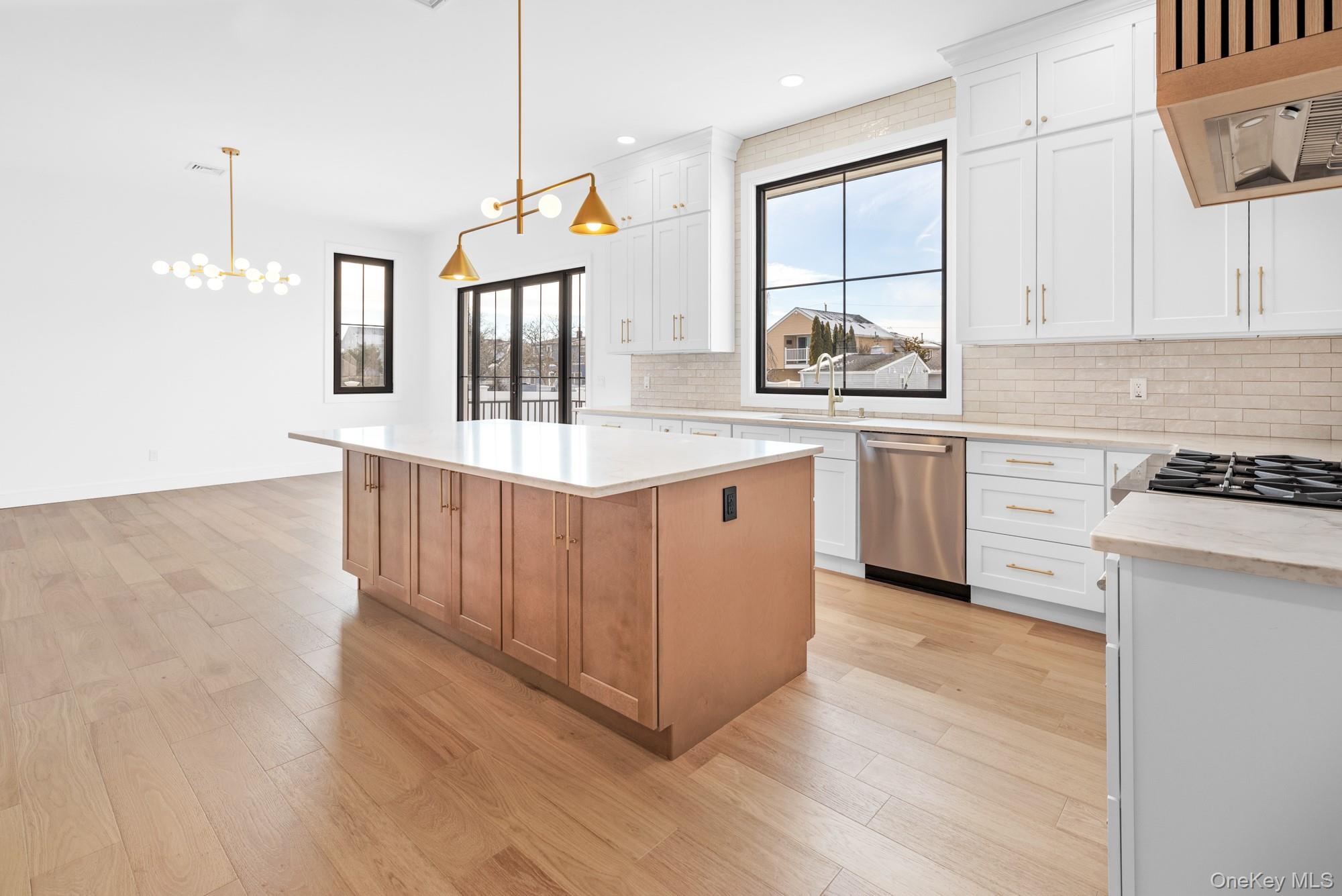 #15 photo, 24 Midway Street, Babylon , NY 11702