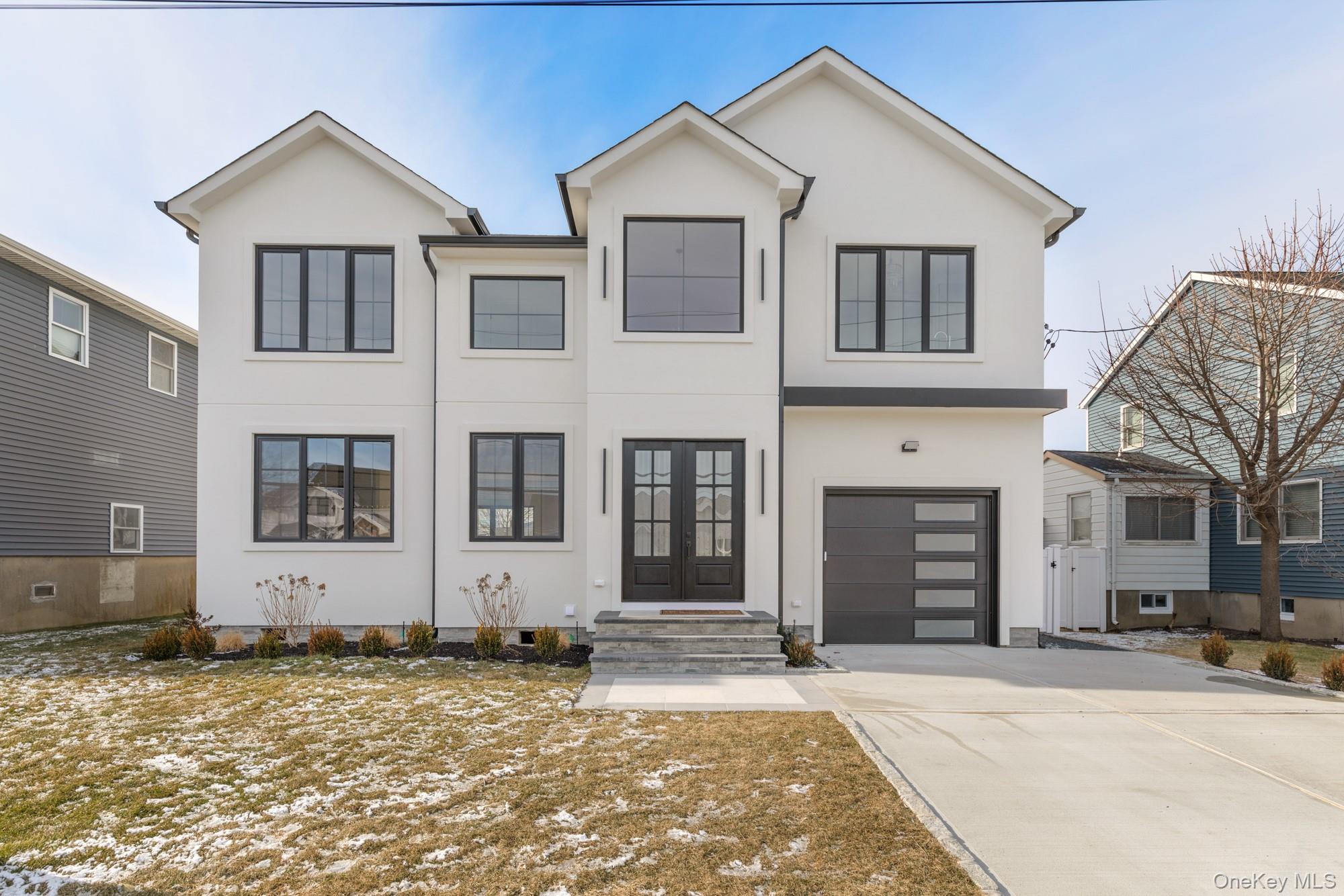 #3 photo, 24 Midway Street, Babylon , NY 11702