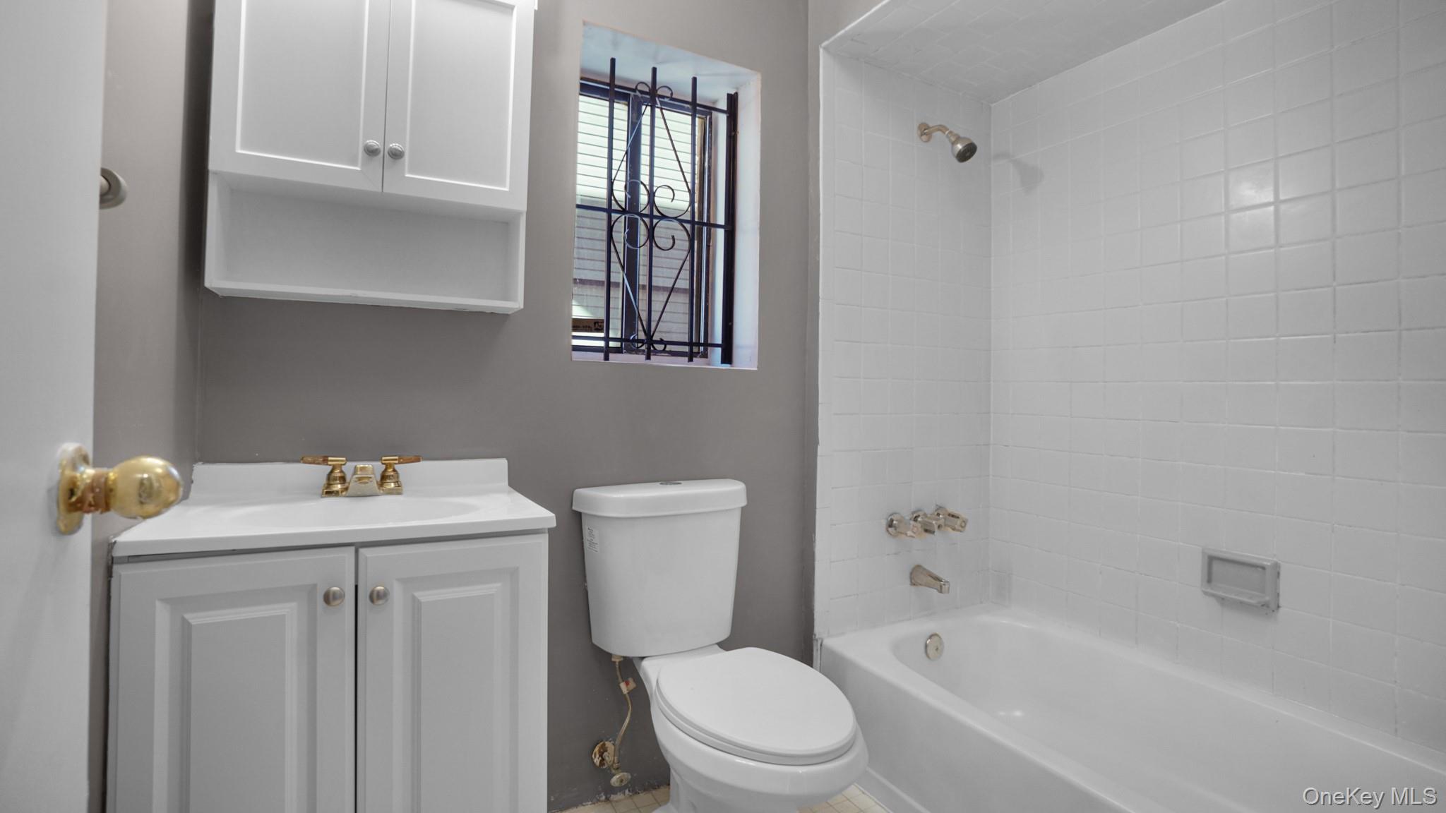 #7 photo, 1364 E 92nd Street, Brooklyn , NY 11236