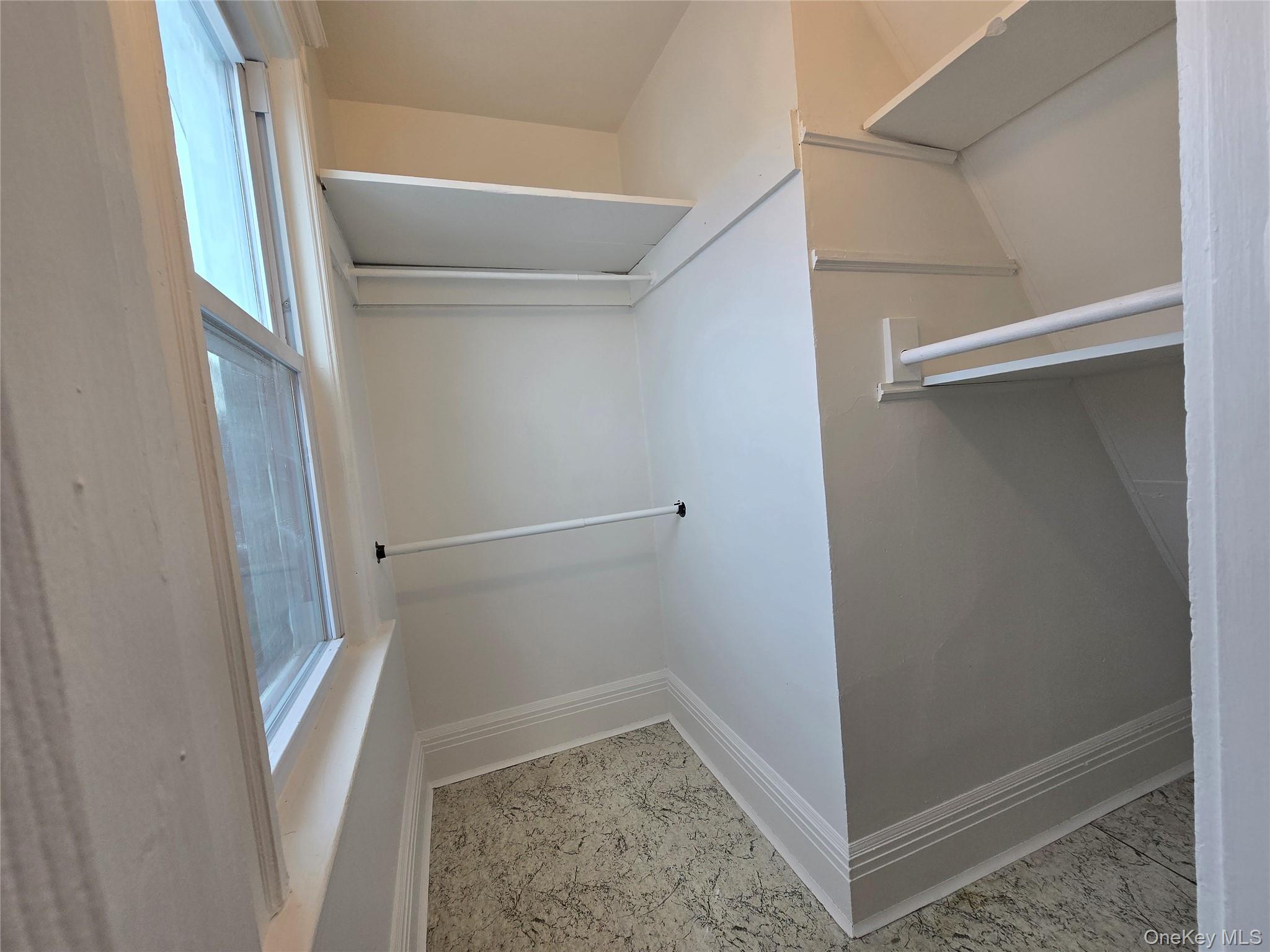 #18 photo, 10 Ohio Avenue, Port Washington , NY 11050