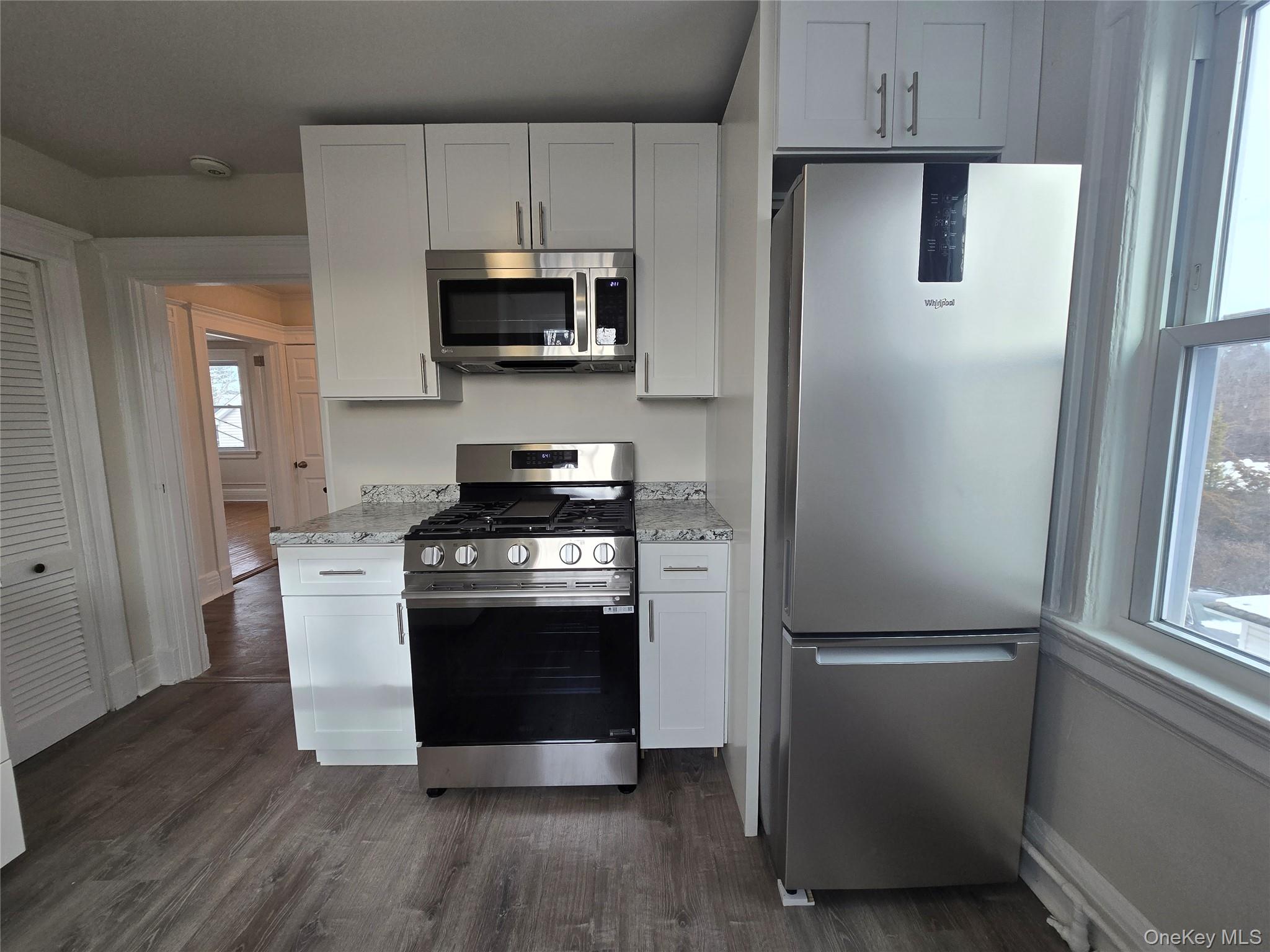 #8 photo, 10 Ohio Avenue, Port Washington , NY 11050