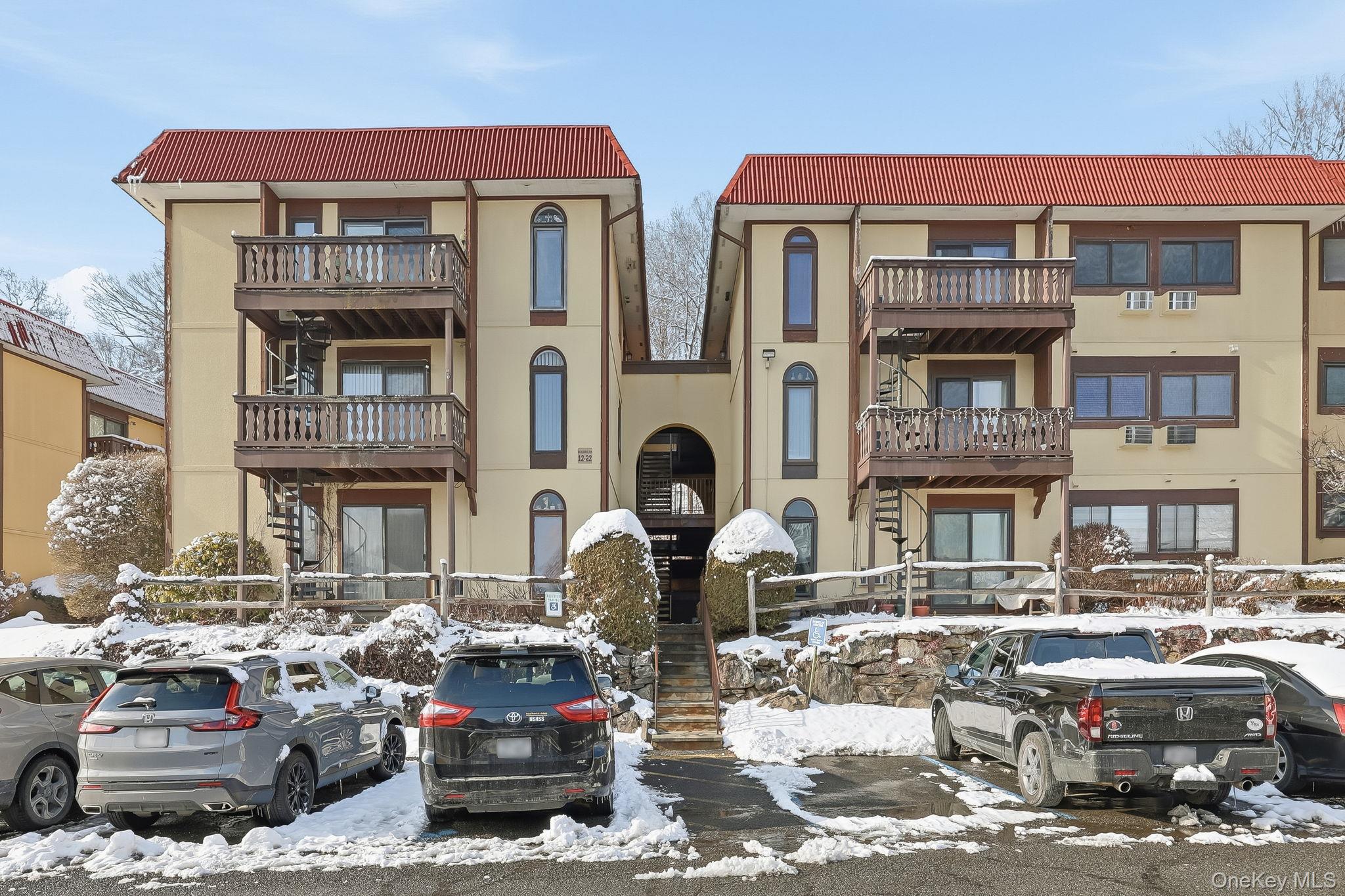 #14 photo, 18 Granada Crescent, White Plains , NY 10603