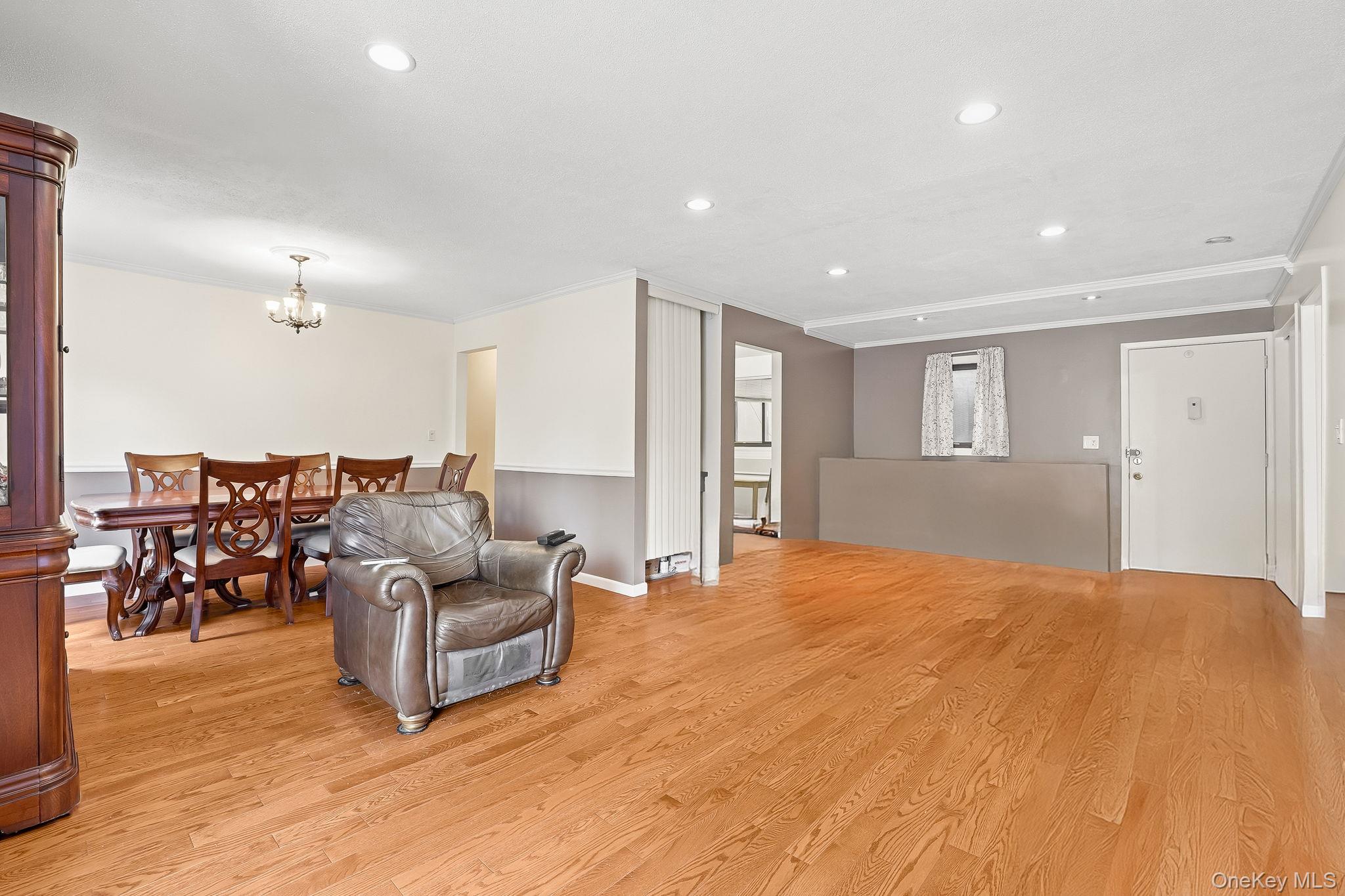 #17 photo, 18 Granada Crescent, White Plains , NY 10603