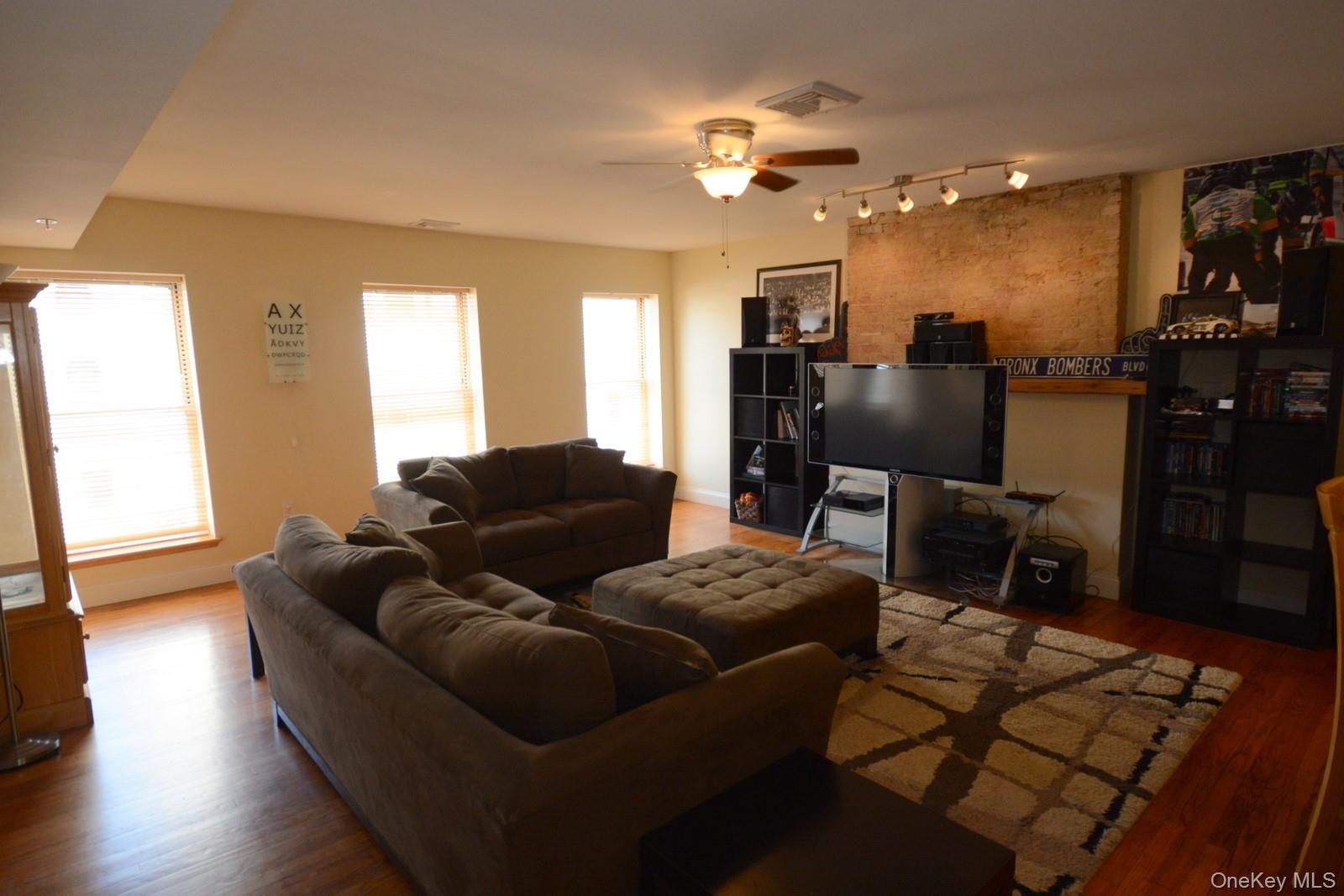 #12 photo, 330 Main Street, Poughkeepsie , NY 12601