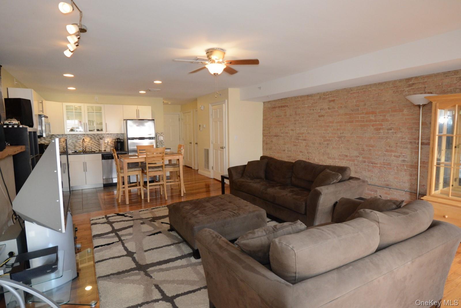 #8 photo, 330 Main Street, Poughkeepsie , NY 12601