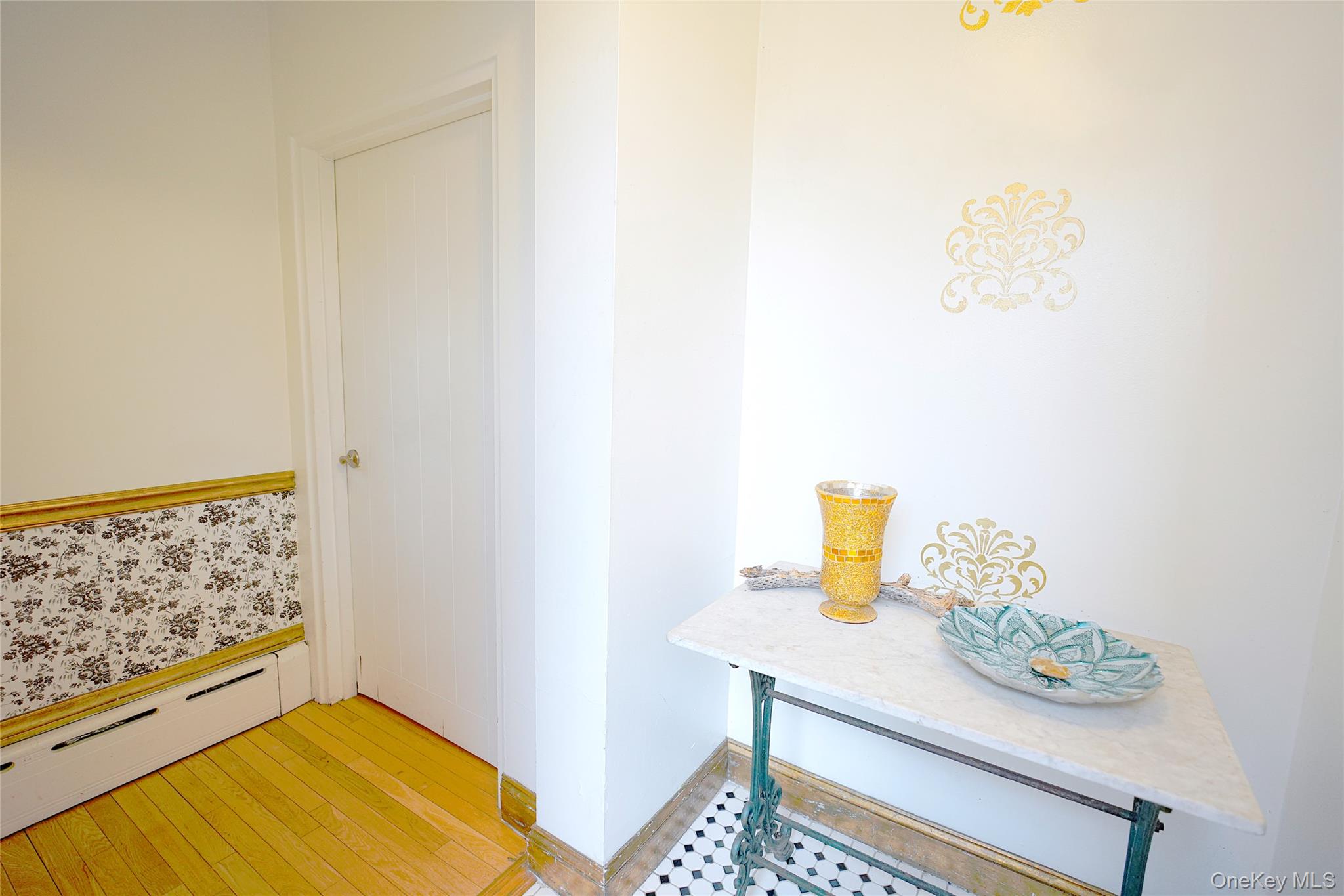 #18 photo, 37 Centre Street, 브롱크스 Bronx , NY 10464