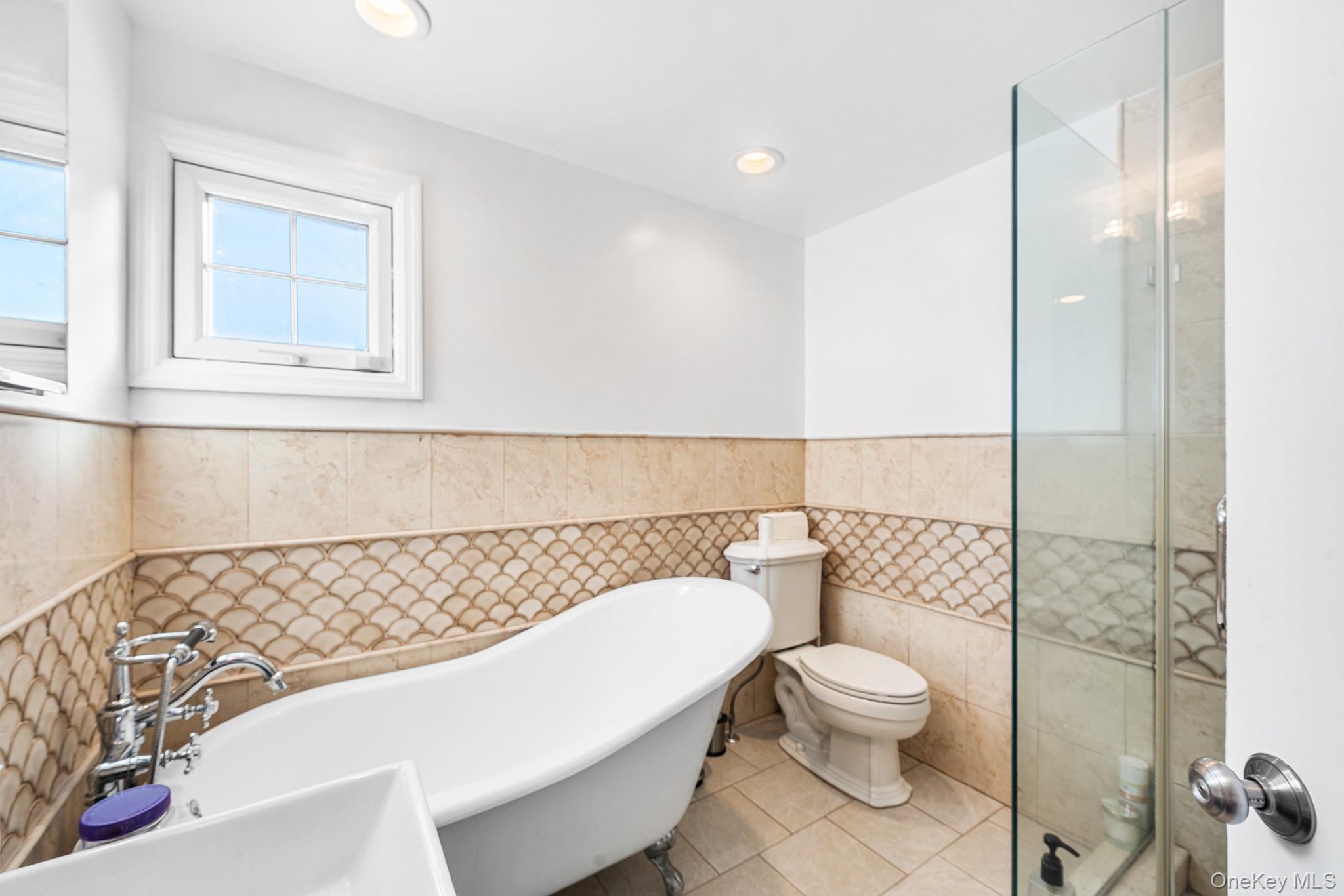 #19 photo, 36 Brian Street, New Hyde Park , NY 11040