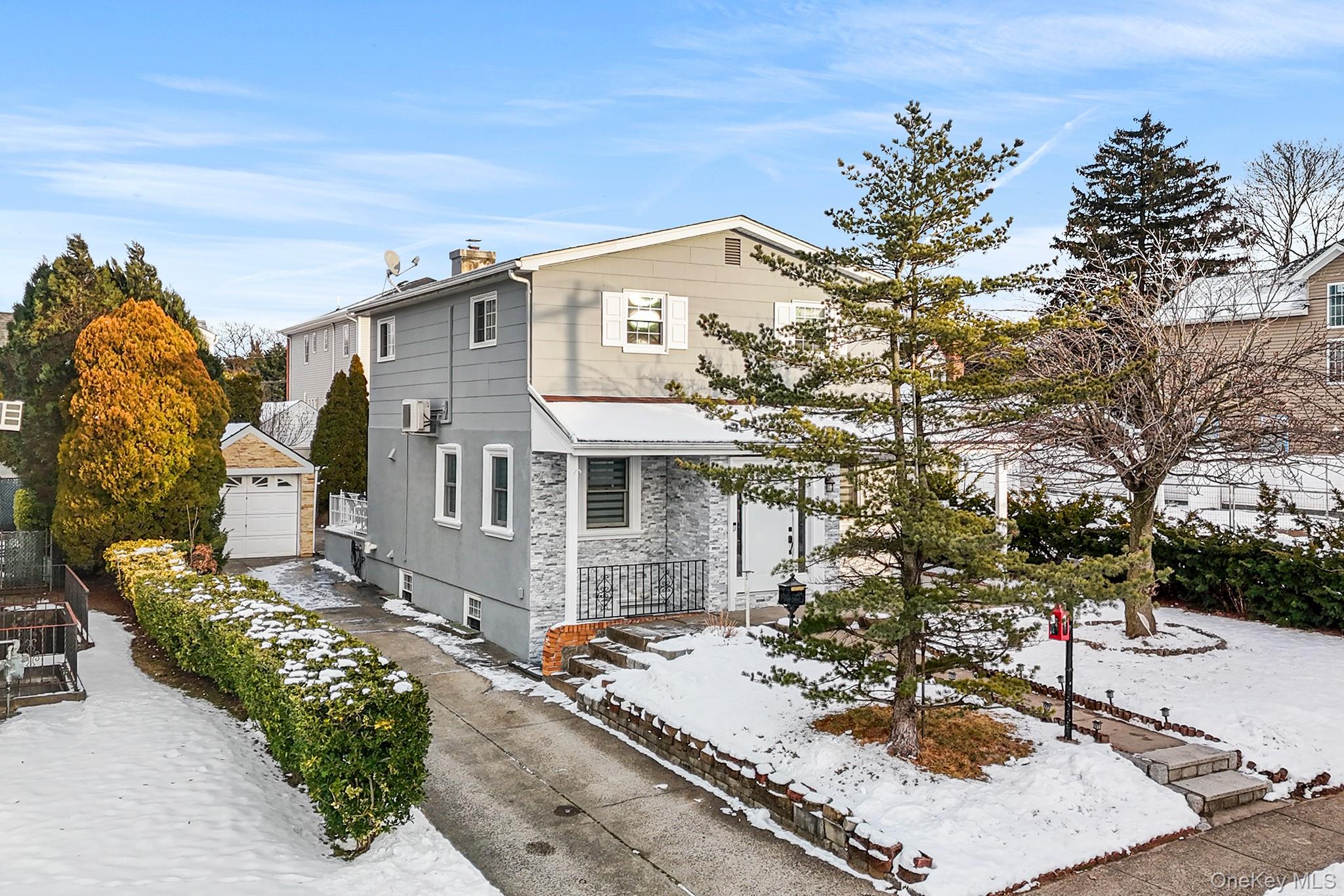 #4 photo, 36 Brian Street, New Hyde Park , NY 11040