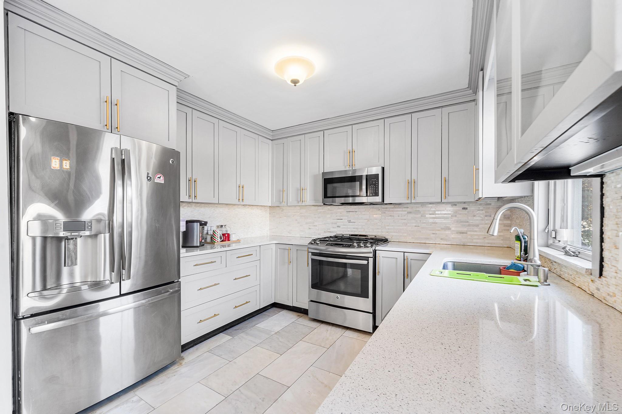 #6 photo, 36 Brian Street, New Hyde Park , NY 11040