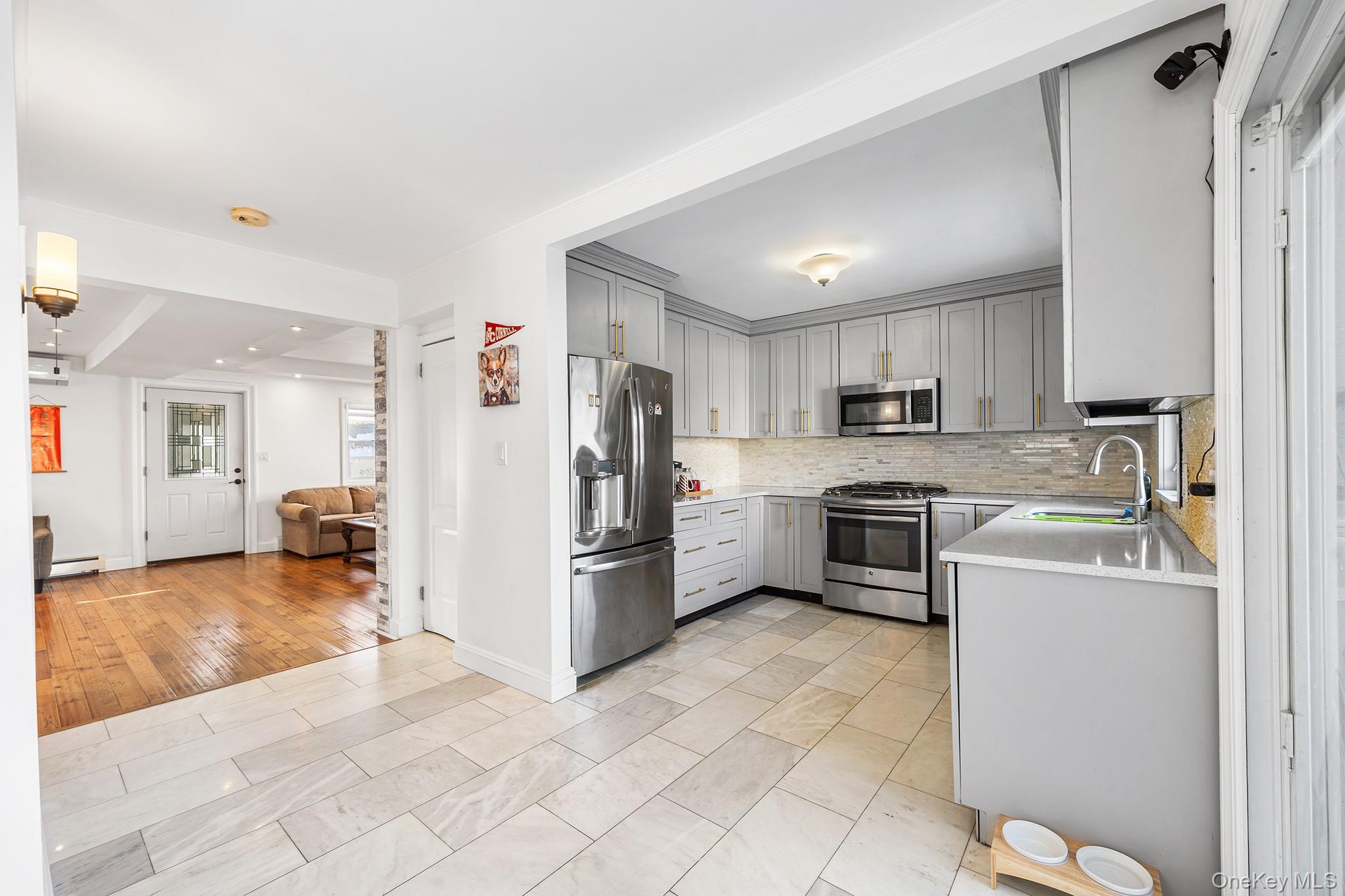 #7 photo, 36 Brian Street, New Hyde Park , NY 11040