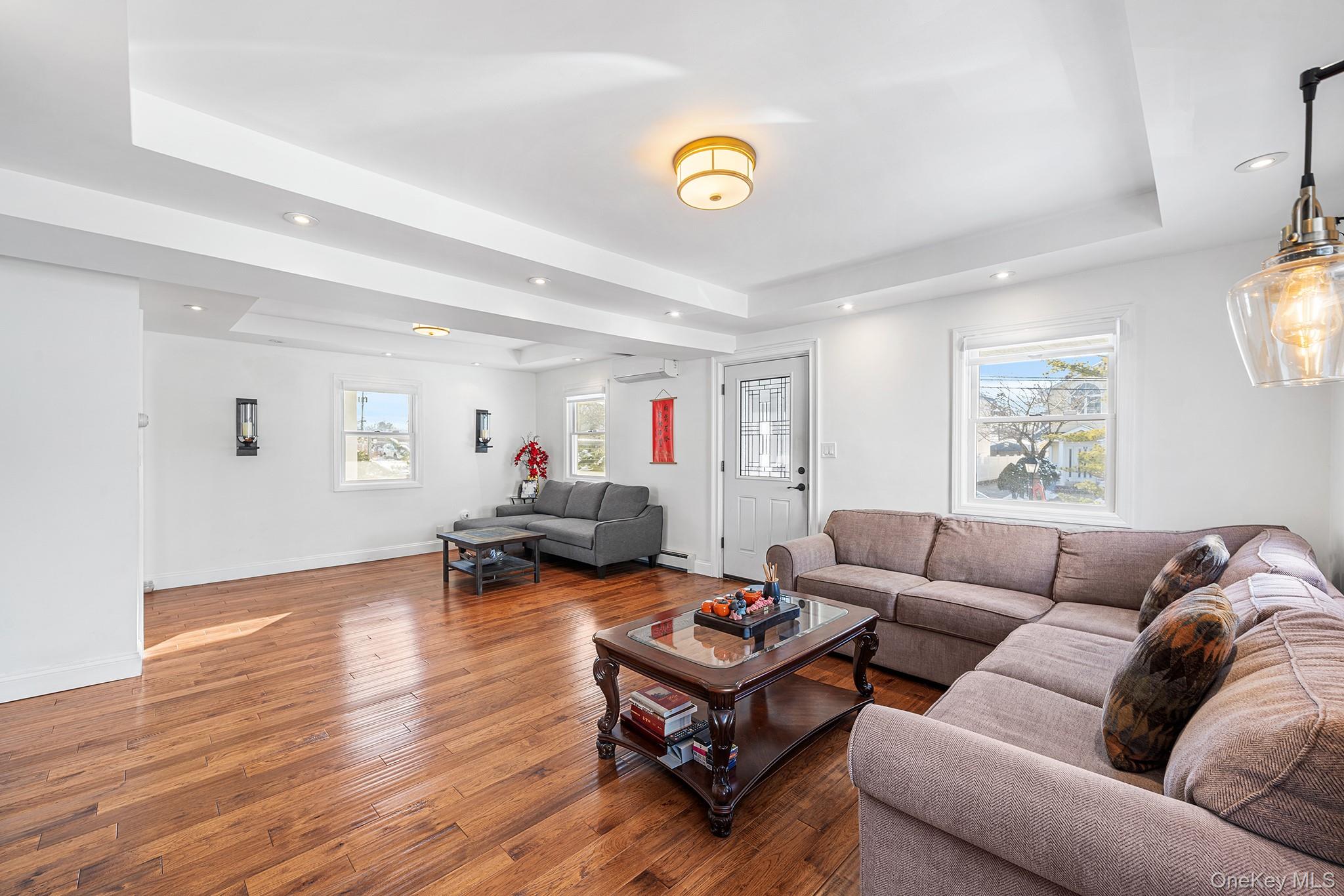 #9 photo, 36 Brian Street, New Hyde Park , NY 11040