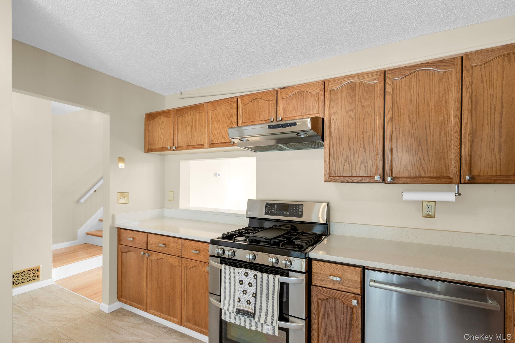 #14 photo, 8 Cumberland Court, Peekskill , NY 10566