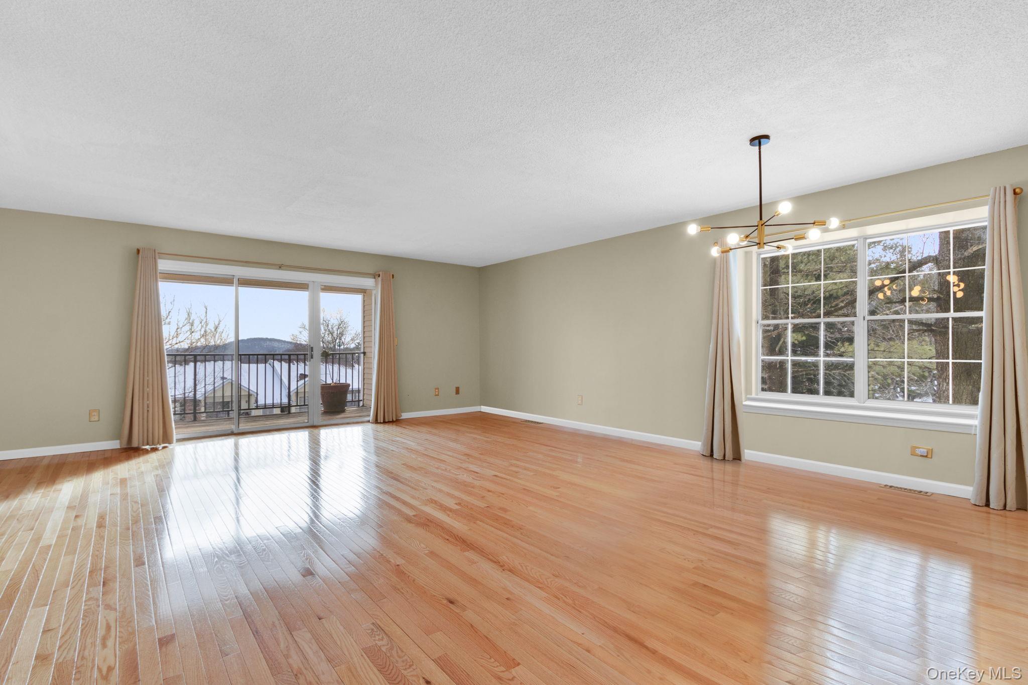 #4 photo, 8 Cumberland Court, Peekskill , NY 10566