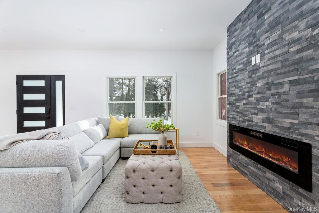 #3 photo, 17 Maple Drive, Old Greenwich , CT 06870