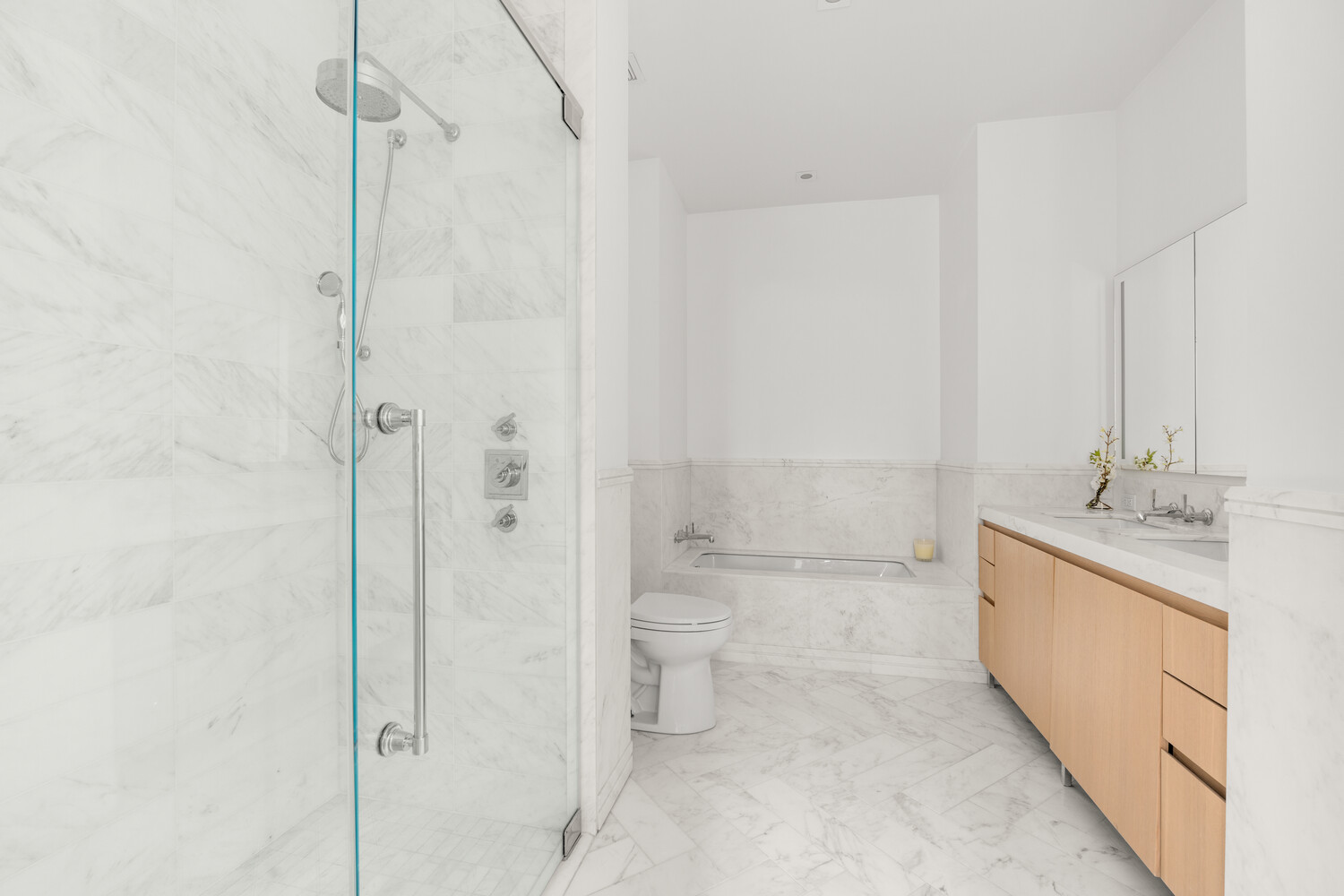 #5 photo, 215 E 19TH Street, Gramercy Park , NY 10003