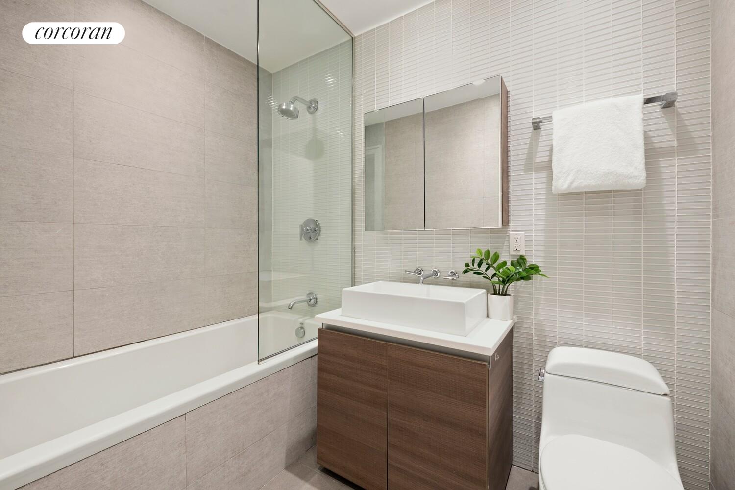 #10 photo, 241 W 107TH Street, मैनहटन Upper West Side , NY 10025