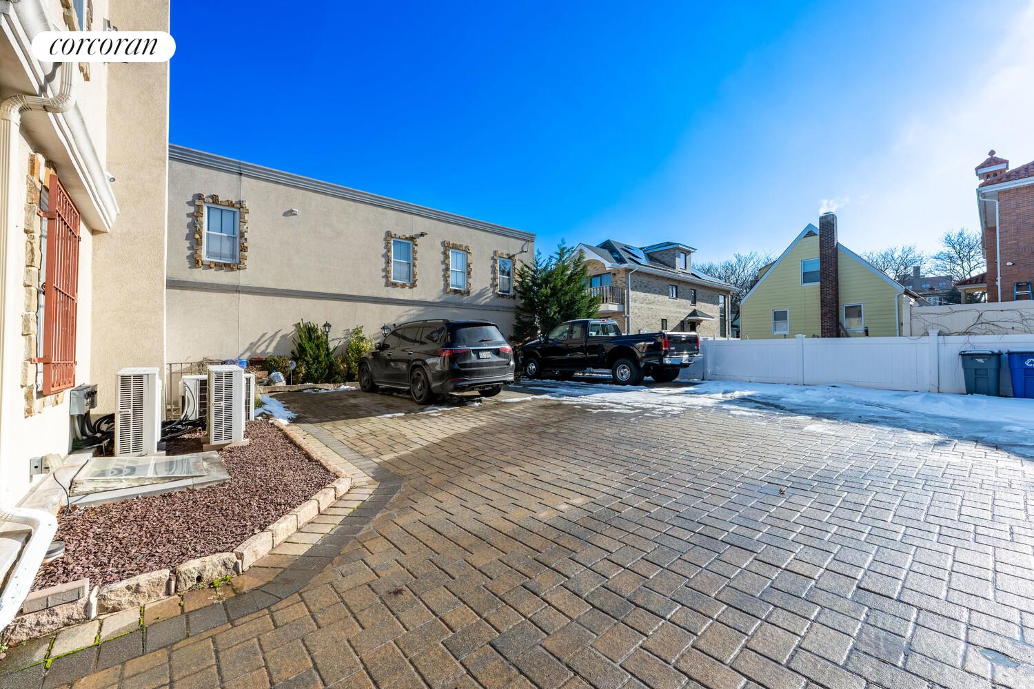 #10 photo, 162-12-20 77TH Road, Flushing , NY 11366